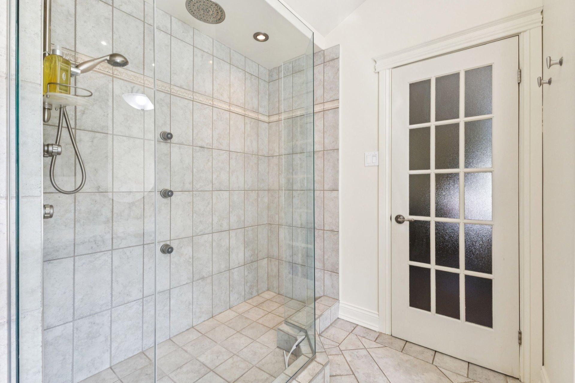 









6


Place Léonard

,
Gatineau (Buckingham),




QC
J8L3N4

