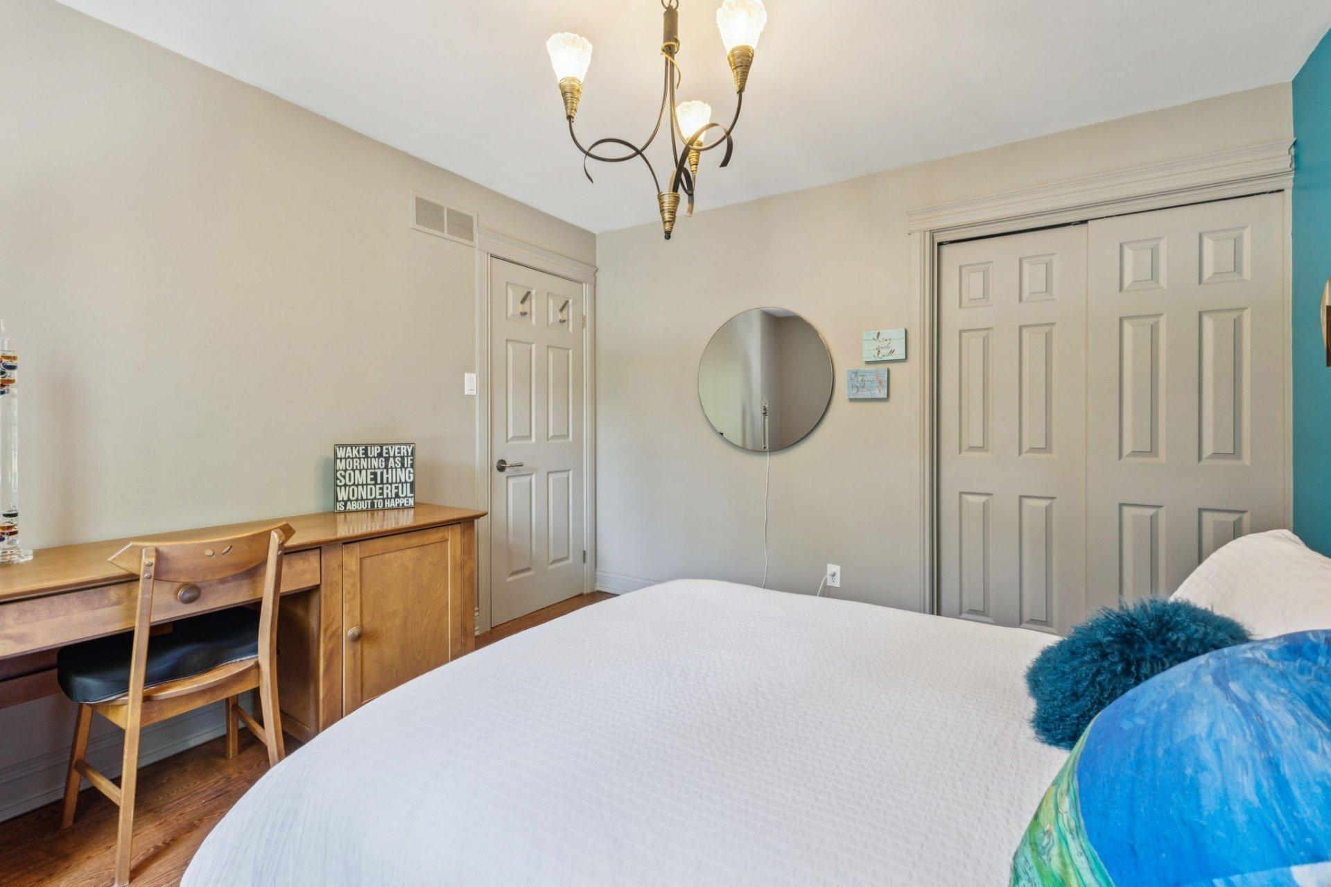 









6


Place Léonard

,
Gatineau (Buckingham),




QC
J8L3N4

