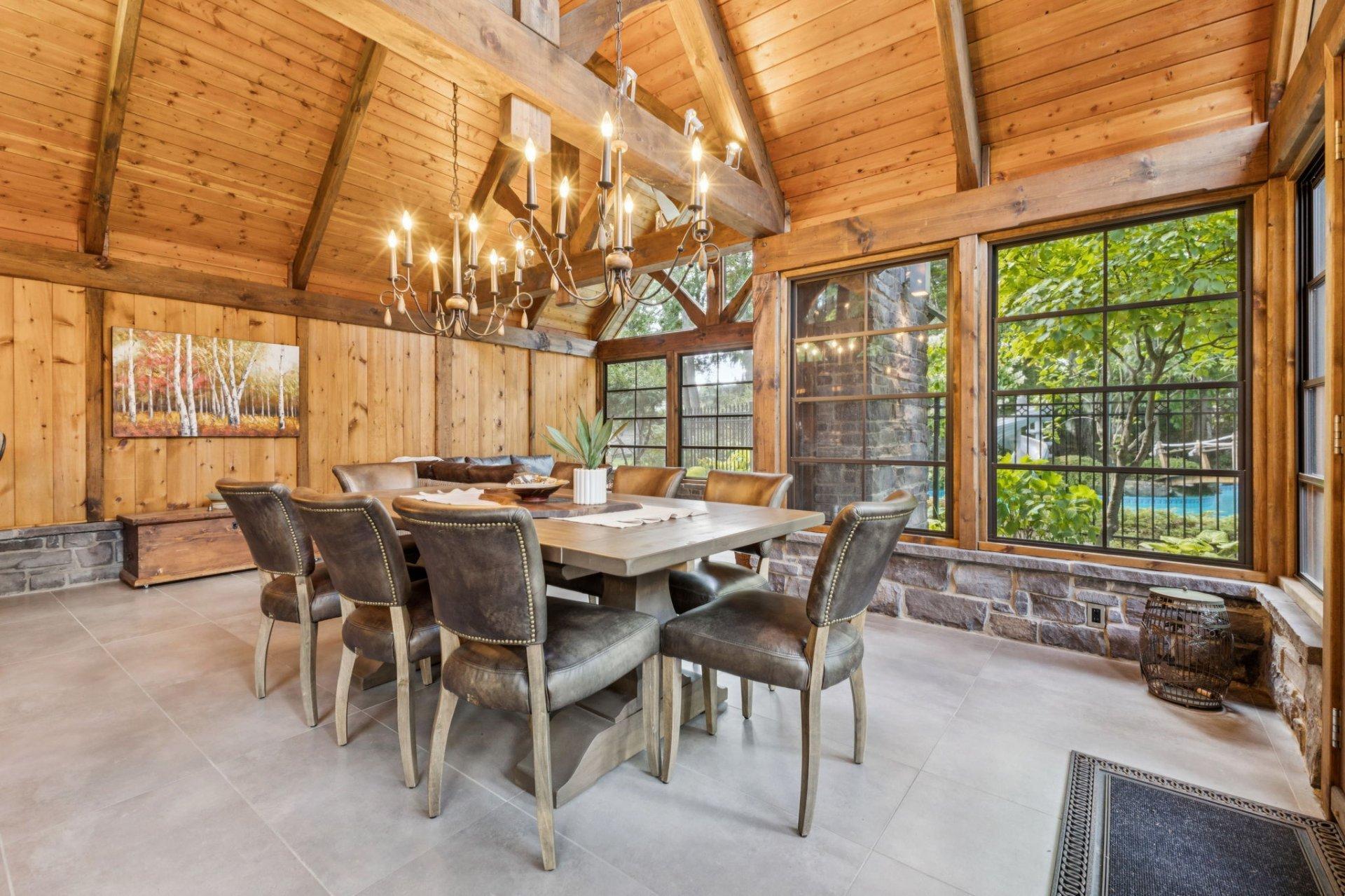 









6


Place Léonard

,
Gatineau (Buckingham),




QC
J8L3N4

