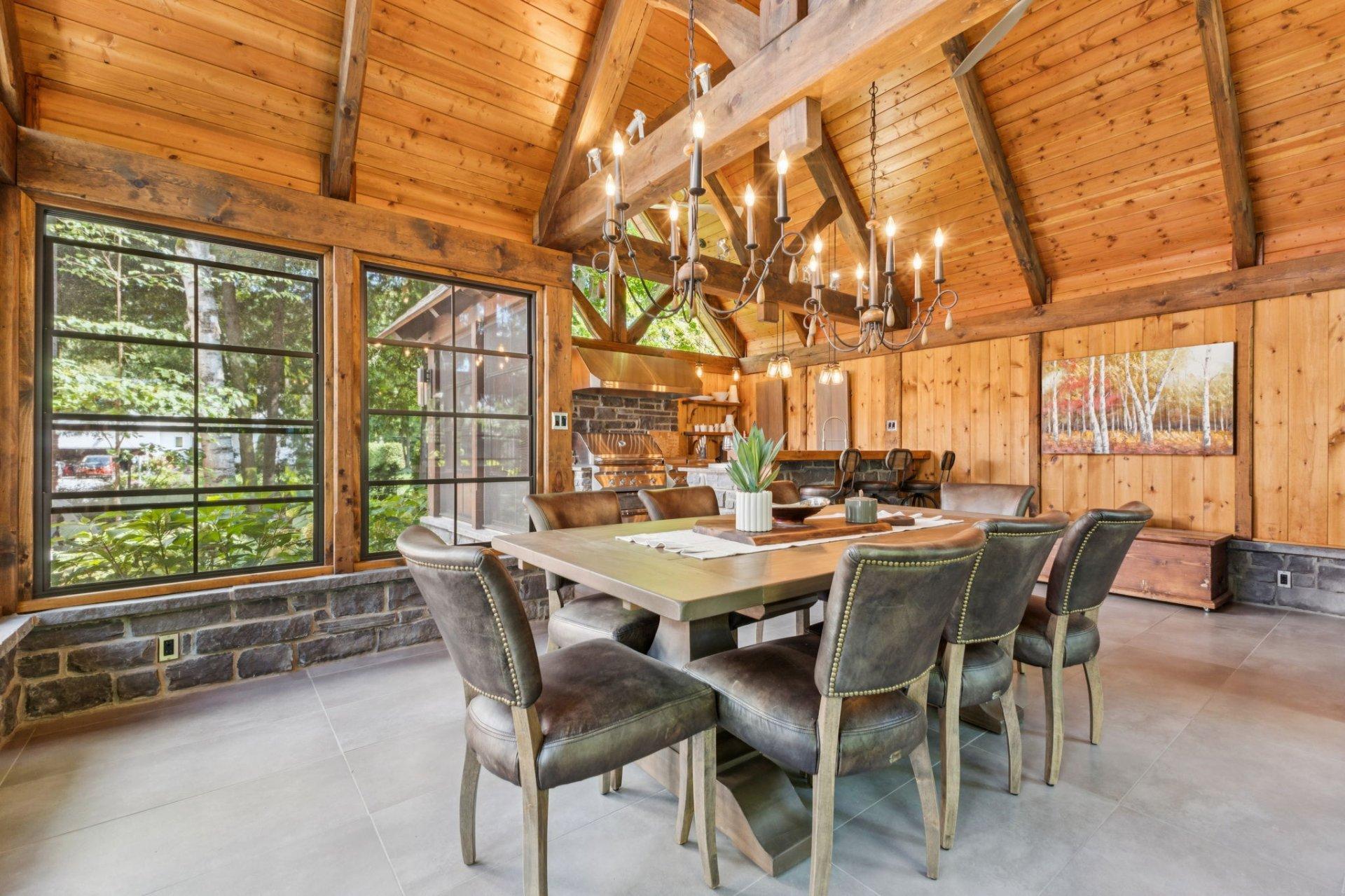 









6


Place Léonard

,
Gatineau (Buckingham),




QC
J8L3N4

