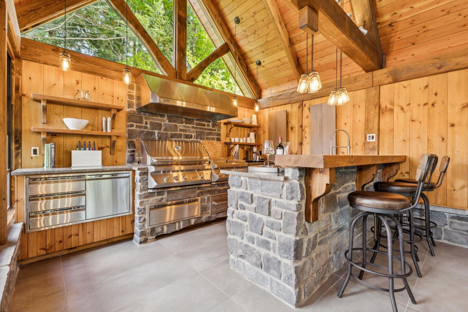 









6


Place Léonard

,
Gatineau (Buckingham),




QC
J8L3N4

