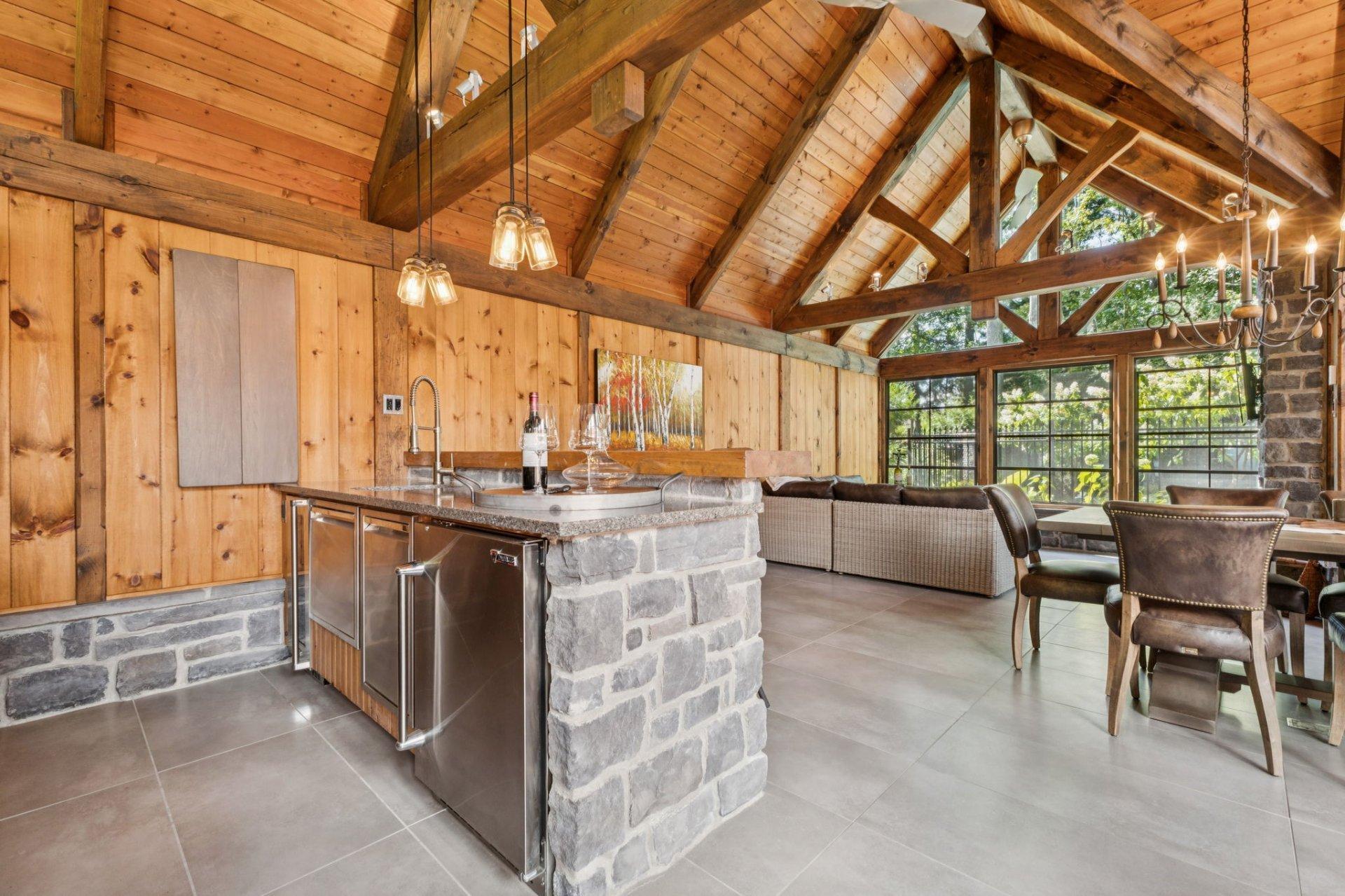 









6


Place Léonard

,
Gatineau (Buckingham),




QC
J8L3N4

