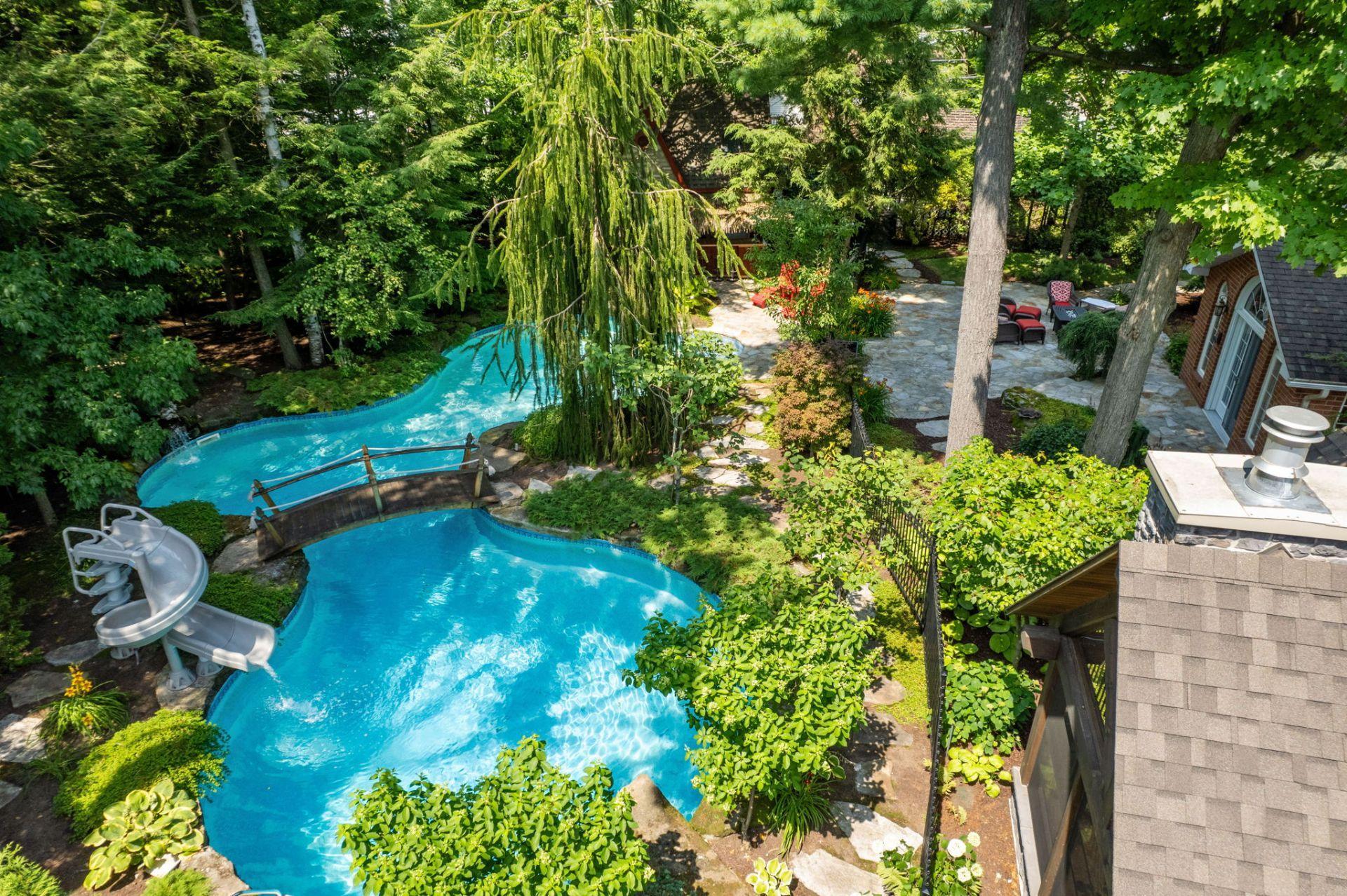 









6


Place Léonard

,
Gatineau (Buckingham),




QC
J8L3N4

