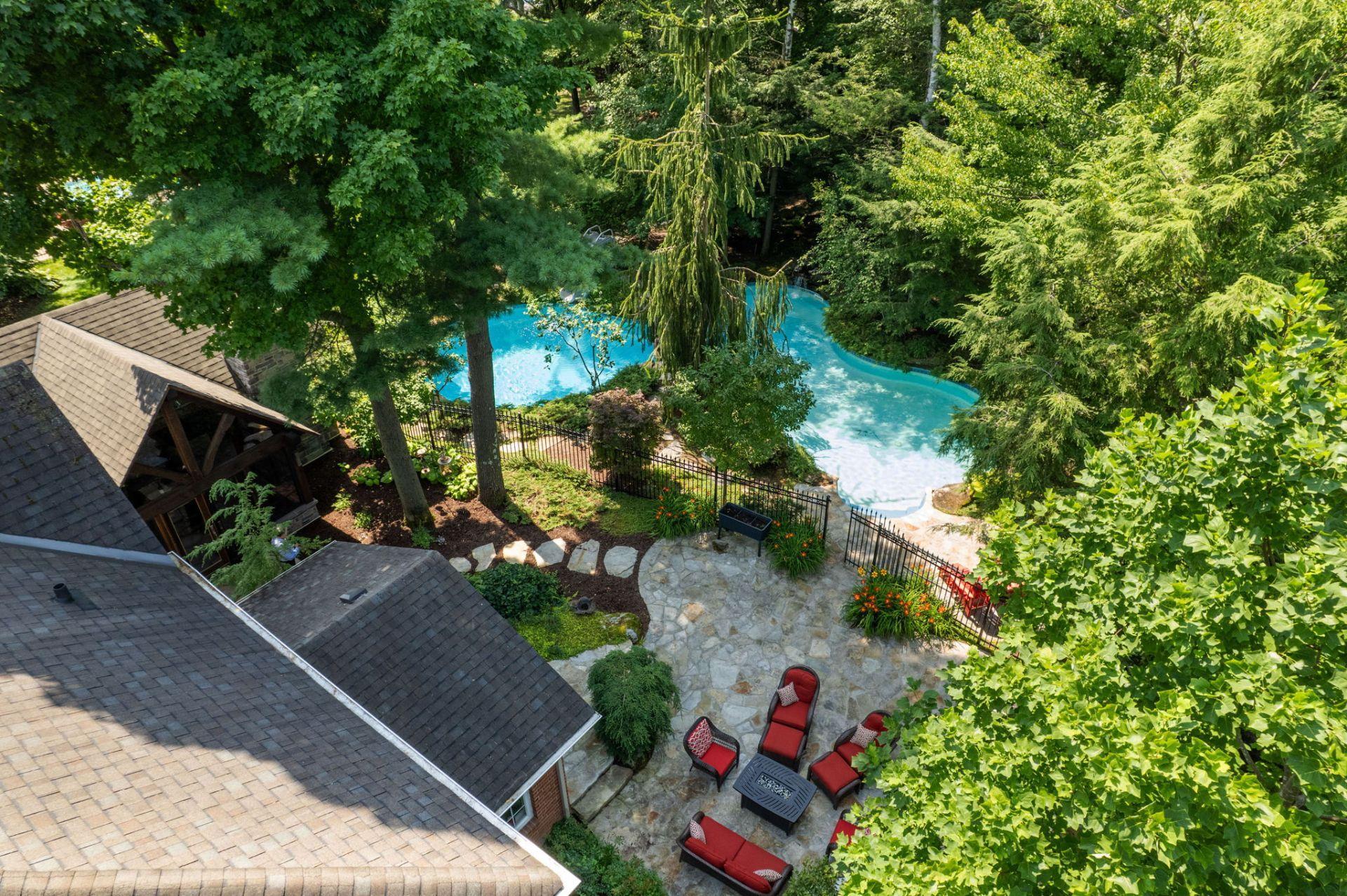 









6


Place Léonard

,
Gatineau (Buckingham),




QC
J8L3N4

