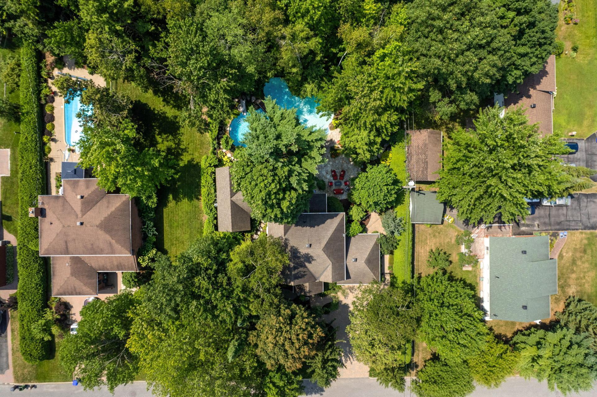 









6


Place Léonard

,
Gatineau (Buckingham),




QC
J8L3N4

