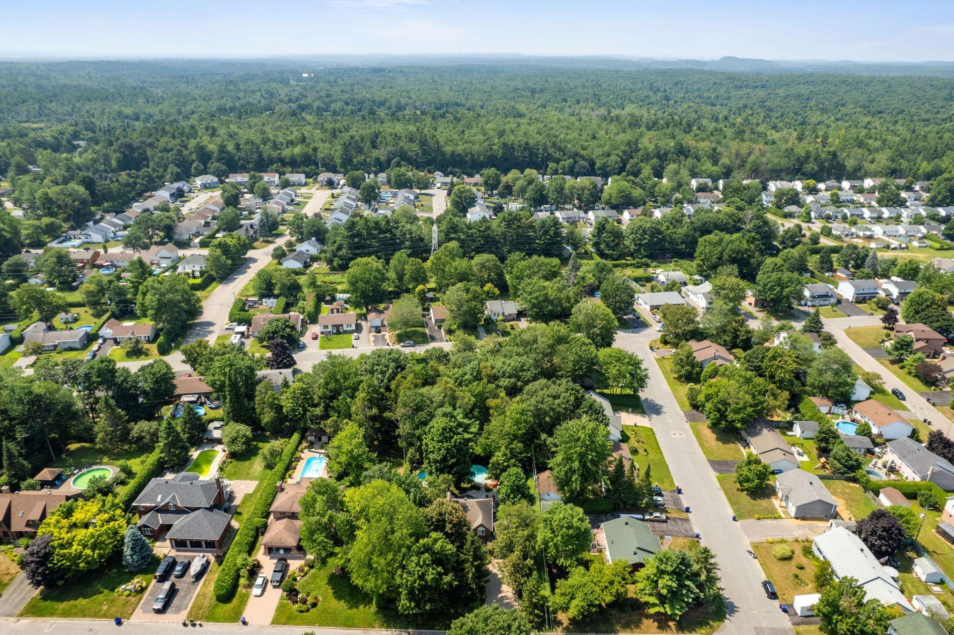 









6


Place Léonard

,
Gatineau (Buckingham),




QC
J8L3N4

