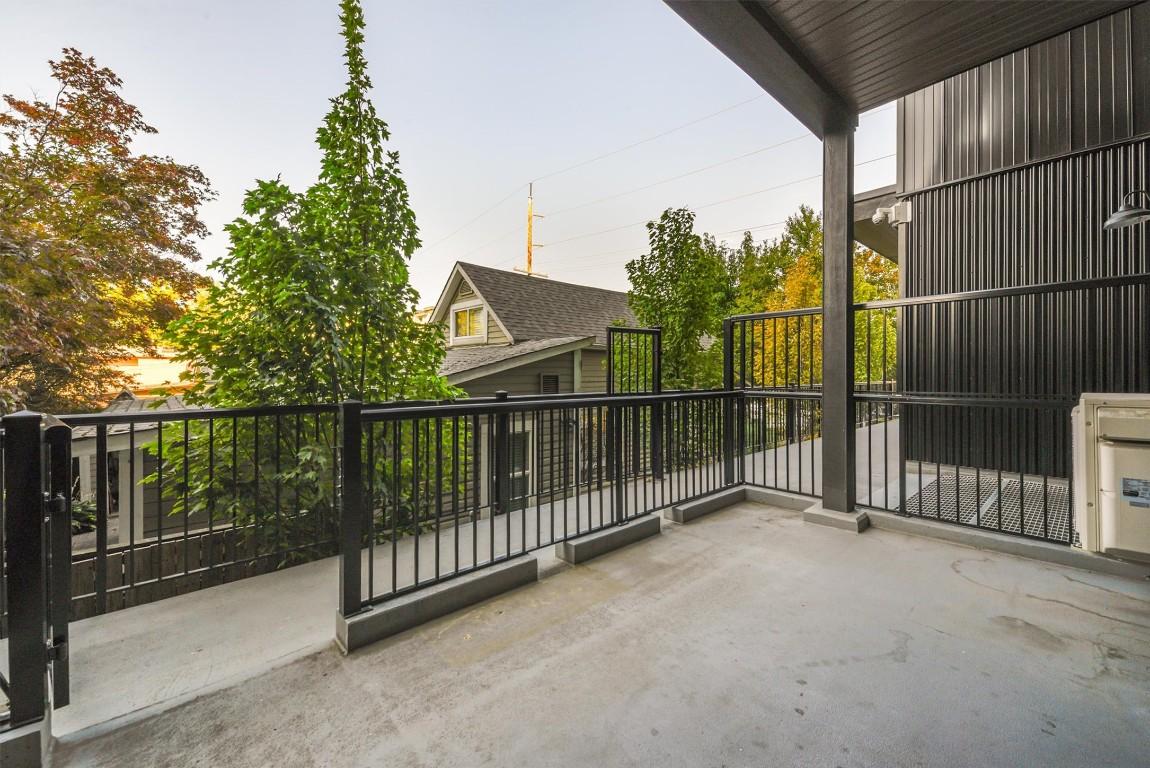 









660


Cawston

Avenue, 106,
Kelowna,




BC
V1Y 2L1

