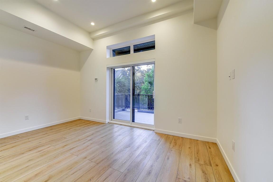









660


Cawston

Avenue, 106,
Kelowna,




BC
V1Y 2L1

