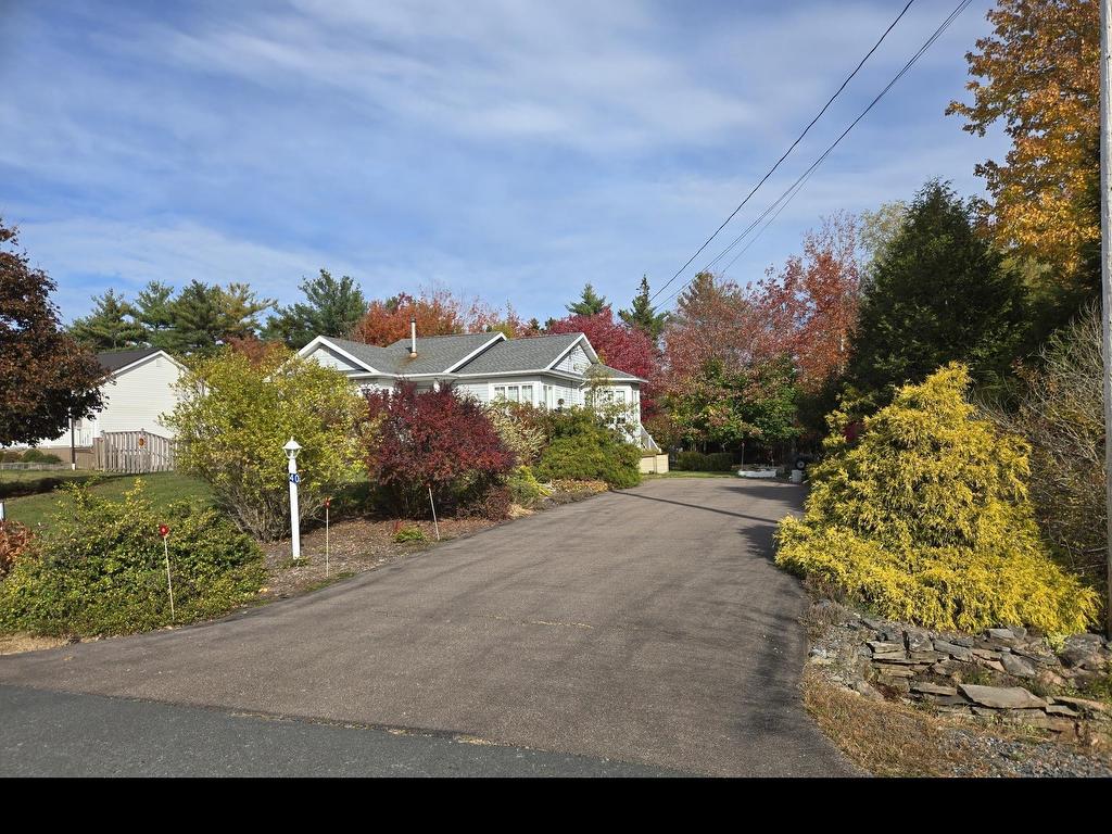 












40 Silverwood Dr.

,
Valley,




NS
B2N 6Y6

