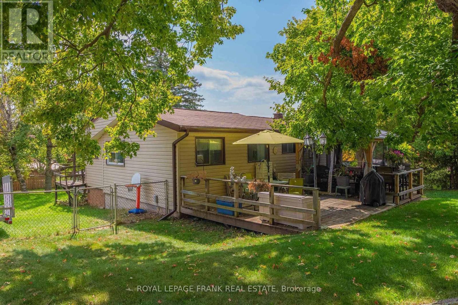 












153 FIFES BAY ROAD

,
Selwyn,




Ontario
K9J6X3

