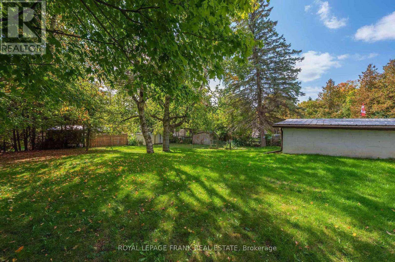 












153 FIFES BAY ROAD

,
Selwyn,




Ontario
K9J6X3

