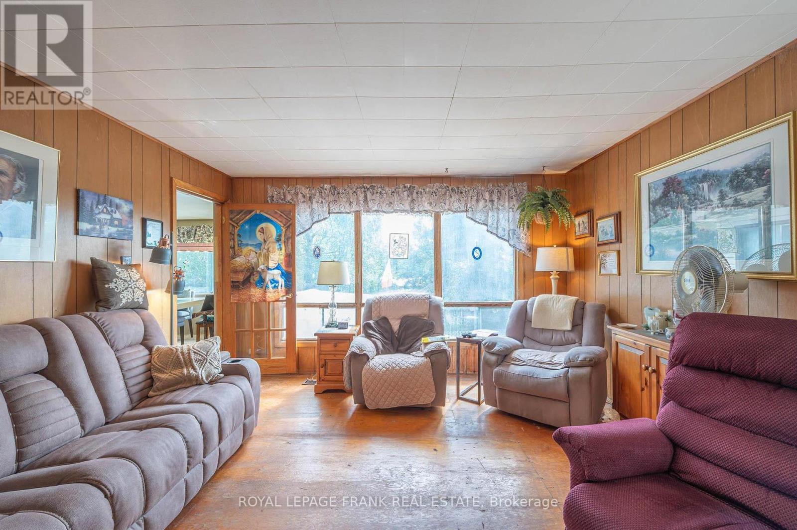 












153 FIFES BAY ROAD

,
Selwyn,




Ontario
K9J6X3

