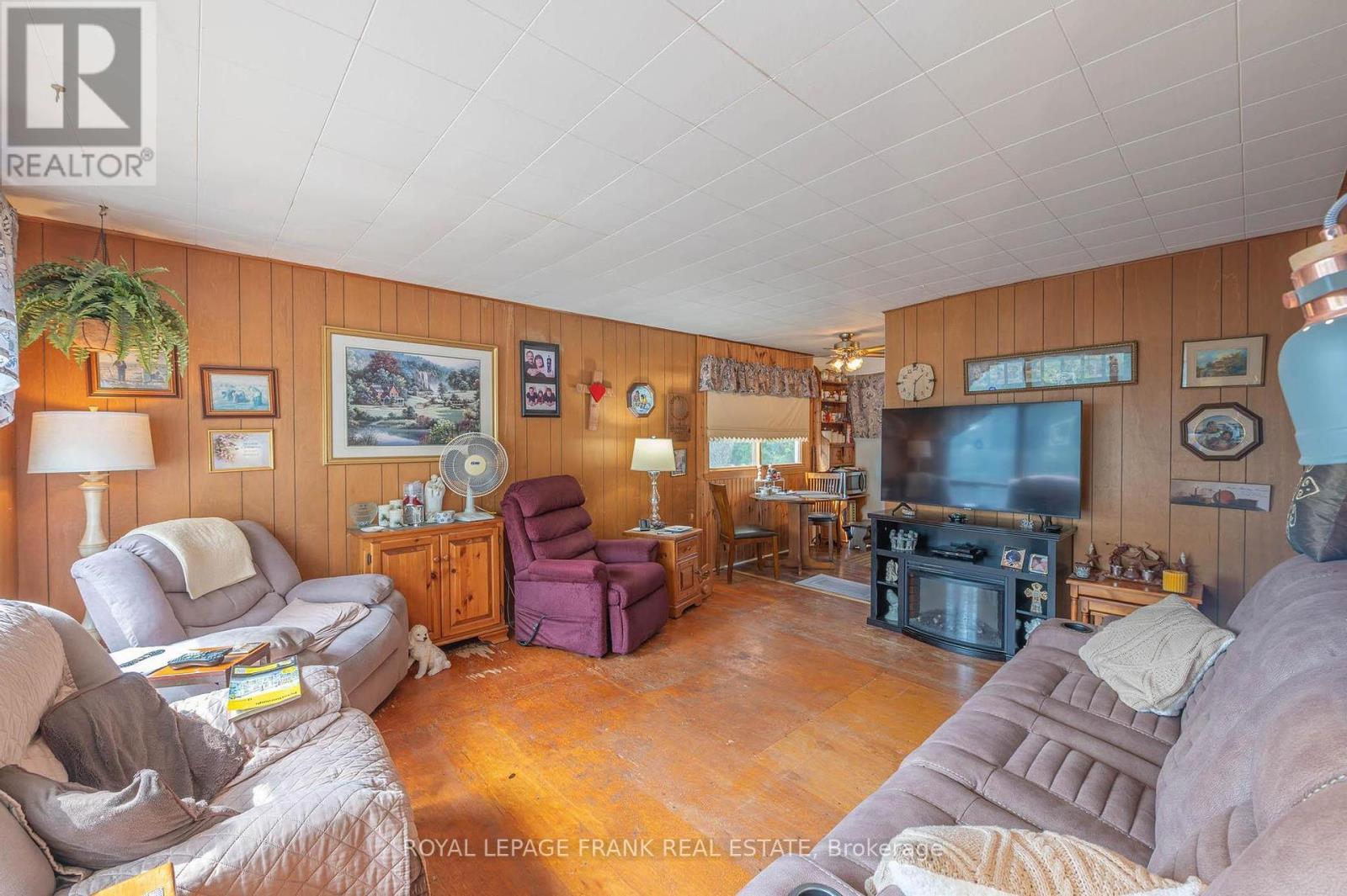












153 FIFES BAY ROAD

,
Selwyn,




Ontario
K9J6X3

