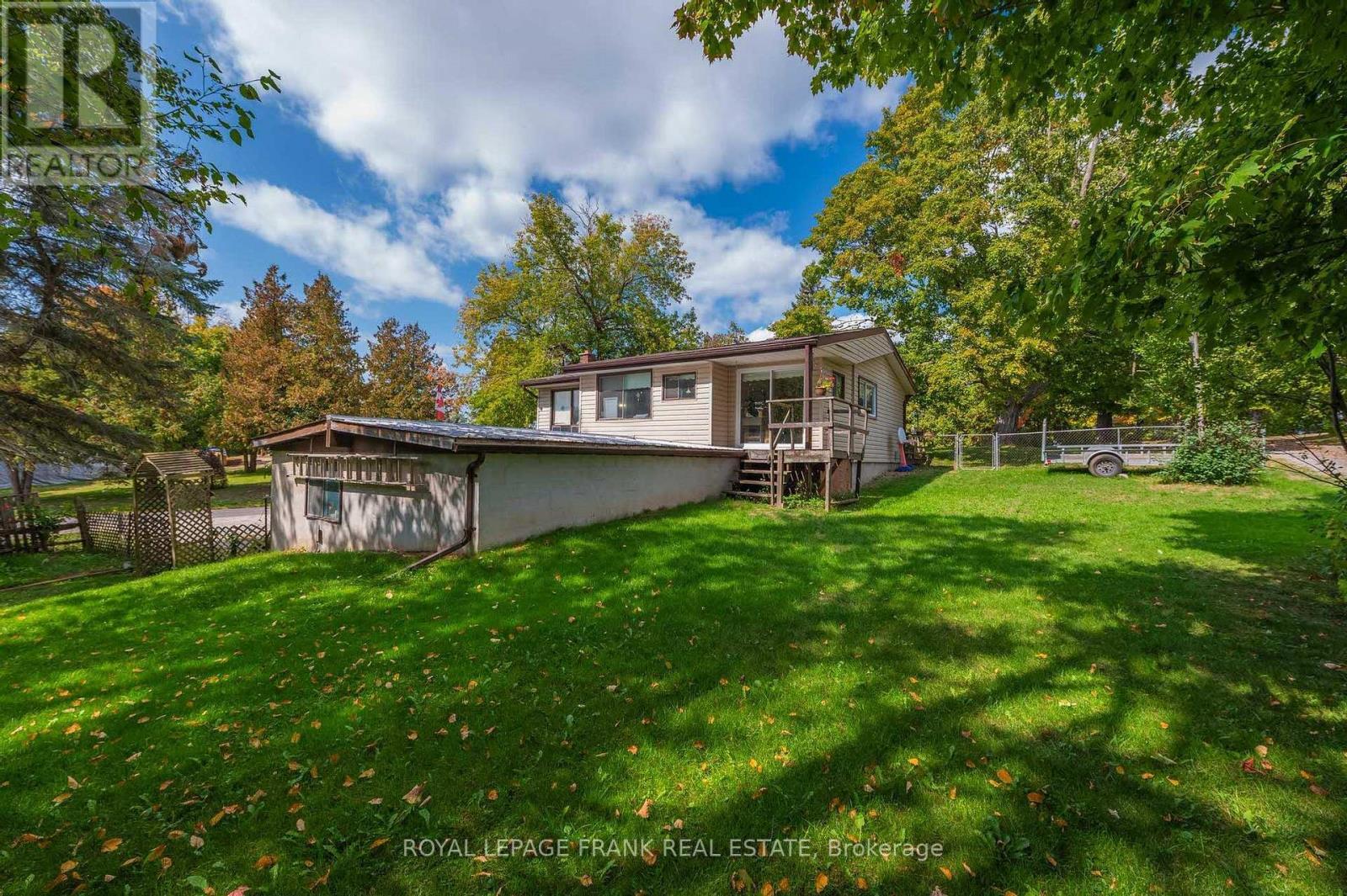 












153 FIFES BAY ROAD

,
Selwyn,




Ontario
K9J6X3


