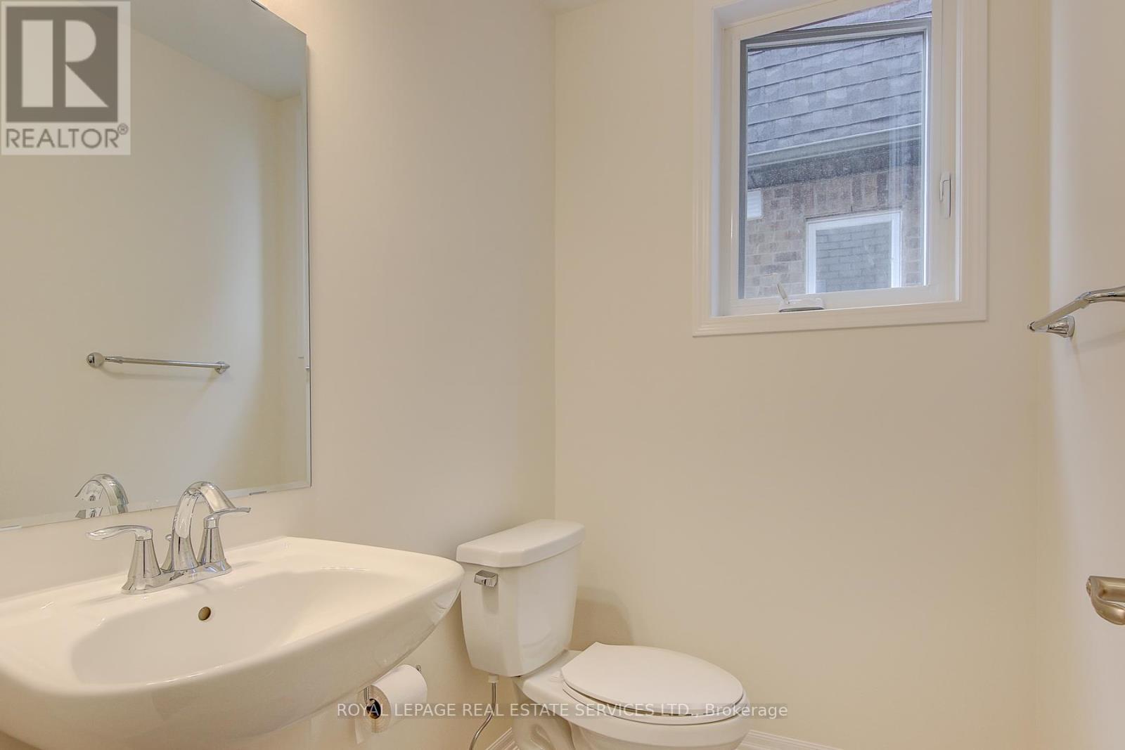 












8 - 3256 CHARLES FAY PASSAGE

,
Oakville,




Ontario
L6M1S2

