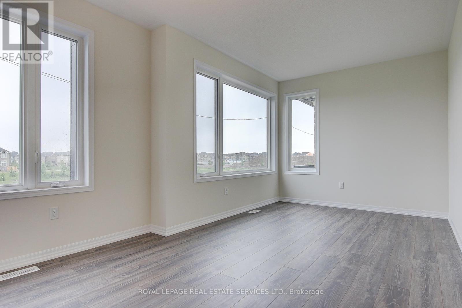 












8 - 3256 CHARLES FAY PASSAGE

,
Oakville,




Ontario
L6M1S2

