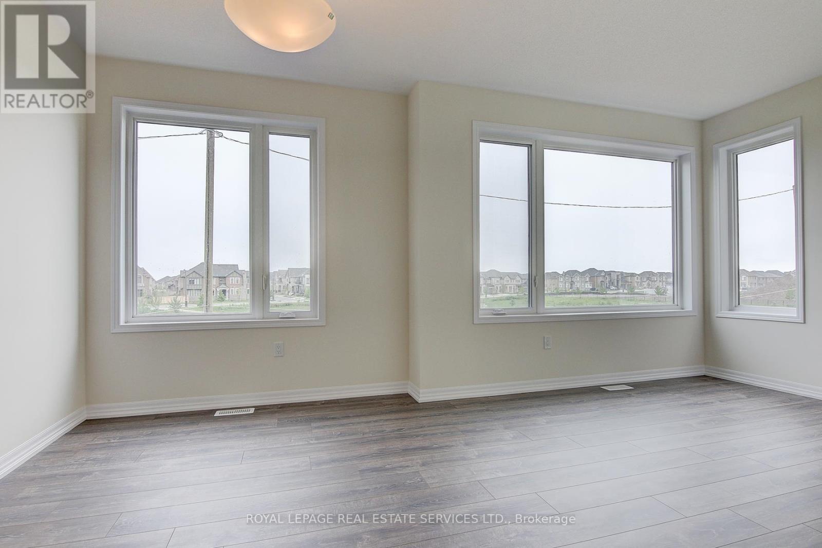 












8 - 3256 CHARLES FAY PASSAGE

,
Oakville,




Ontario
L6M1S2


