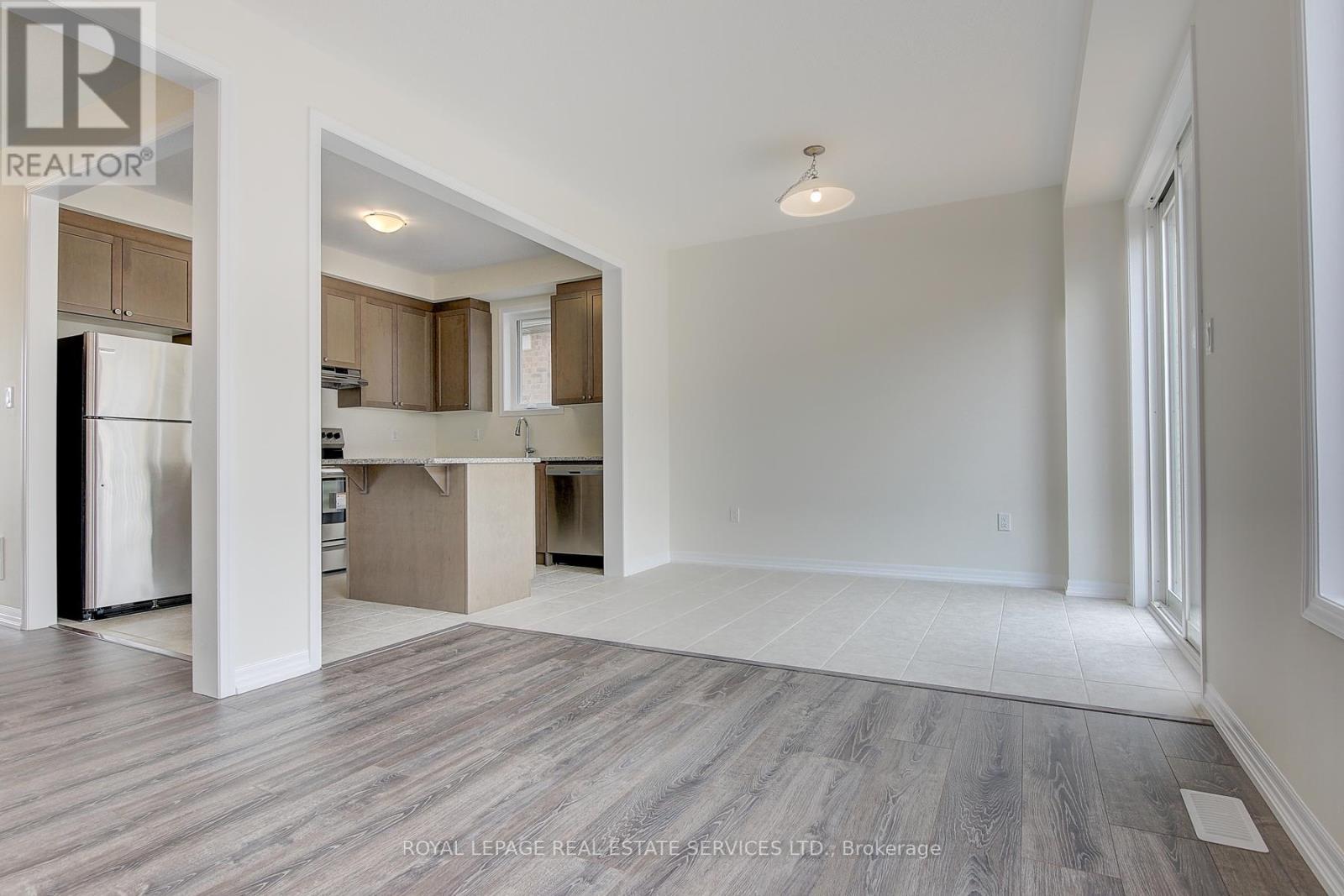 












8 - 3256 CHARLES FAY PASSAGE

,
Oakville,




Ontario
L6M1S2

