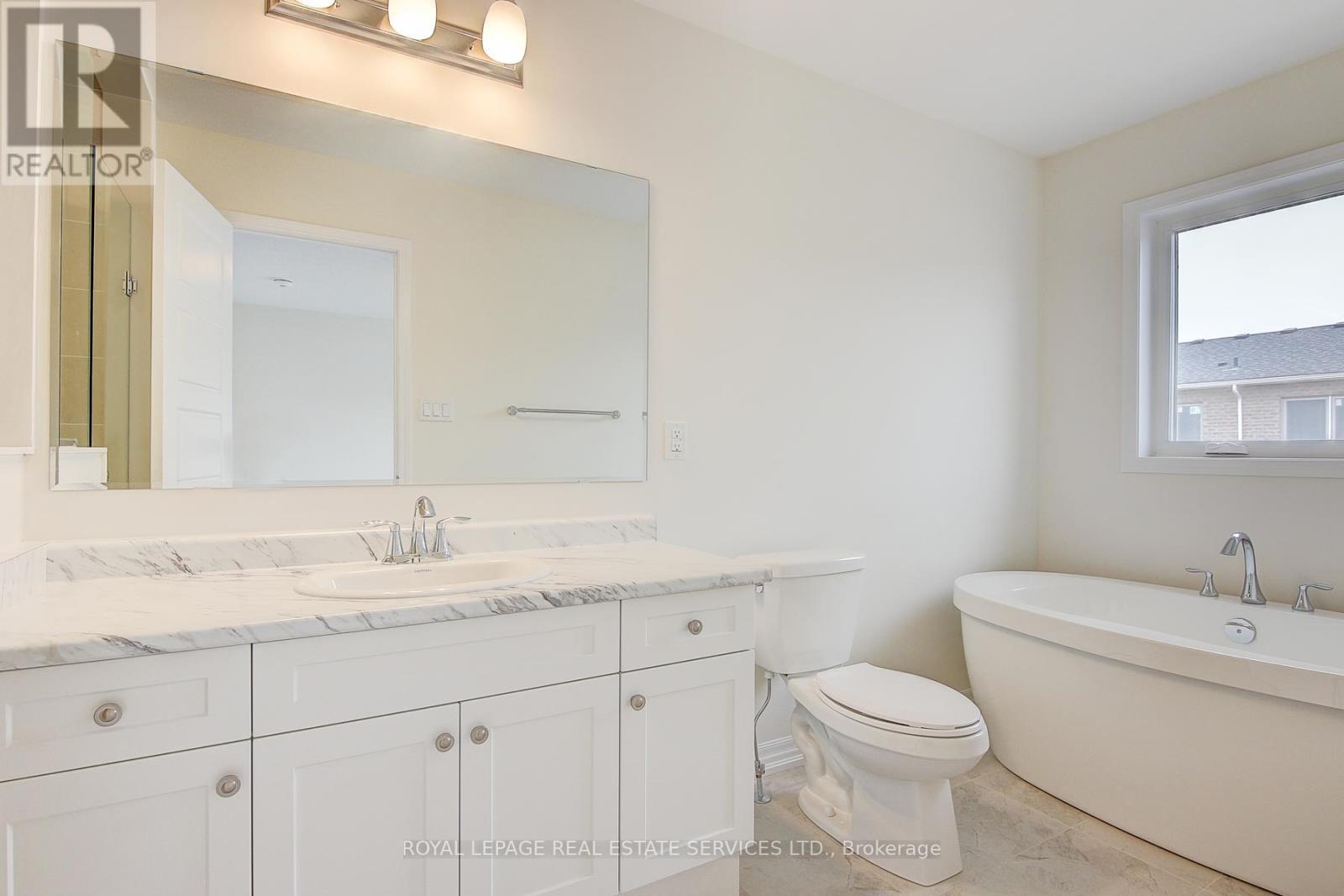 












8 - 3256 CHARLES FAY PASSAGE

,
Oakville,




Ontario
L6M1S2

