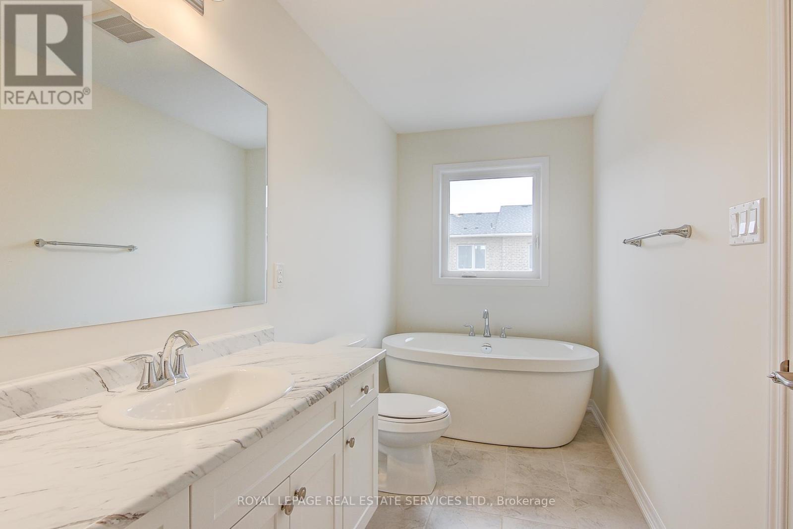 












8 - 3256 CHARLES FAY PASSAGE

,
Oakville,




Ontario
L6M1S2

