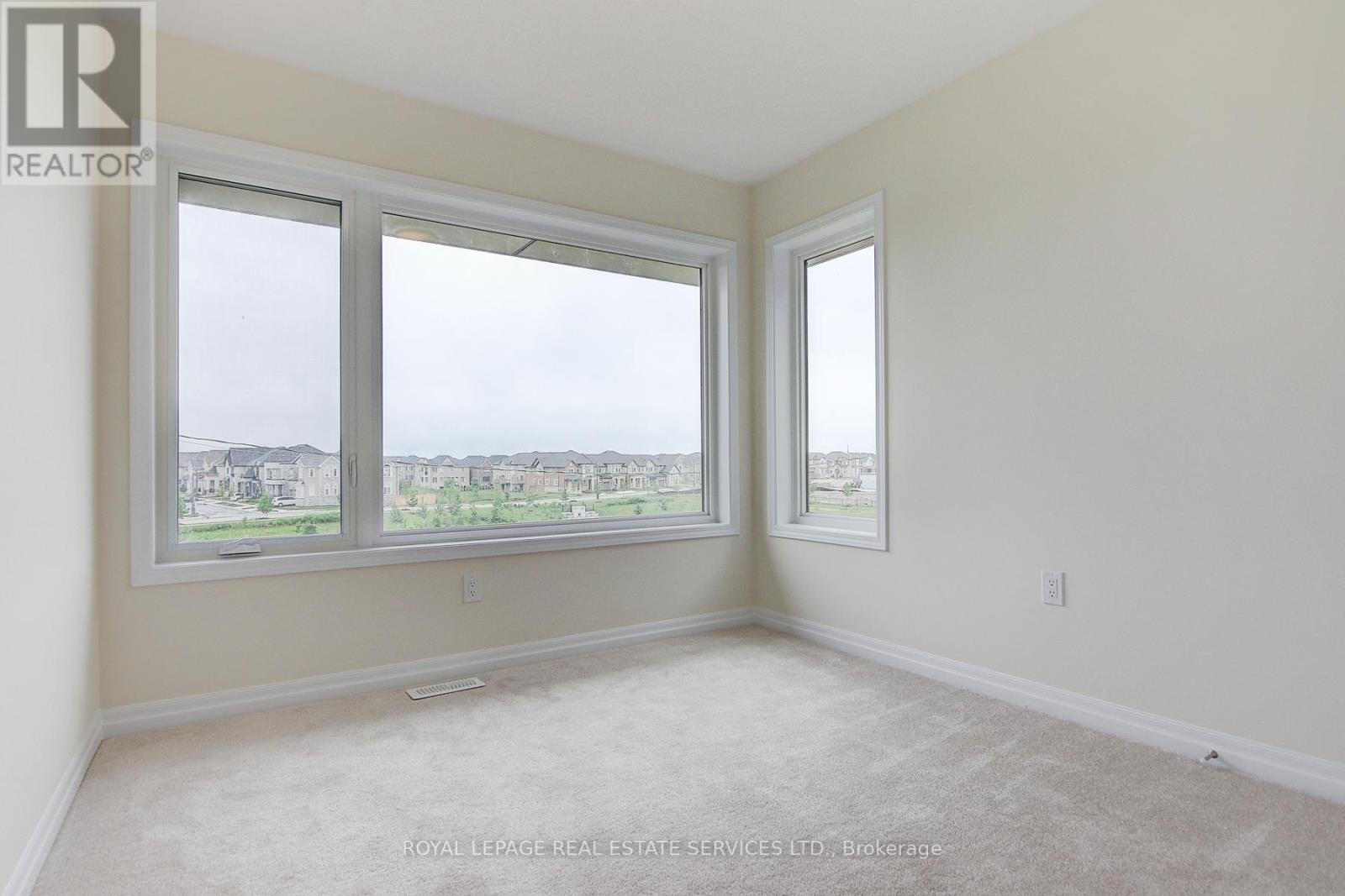 












8 - 3256 CHARLES FAY PASSAGE

,
Oakville,




Ontario
L6M1S2

