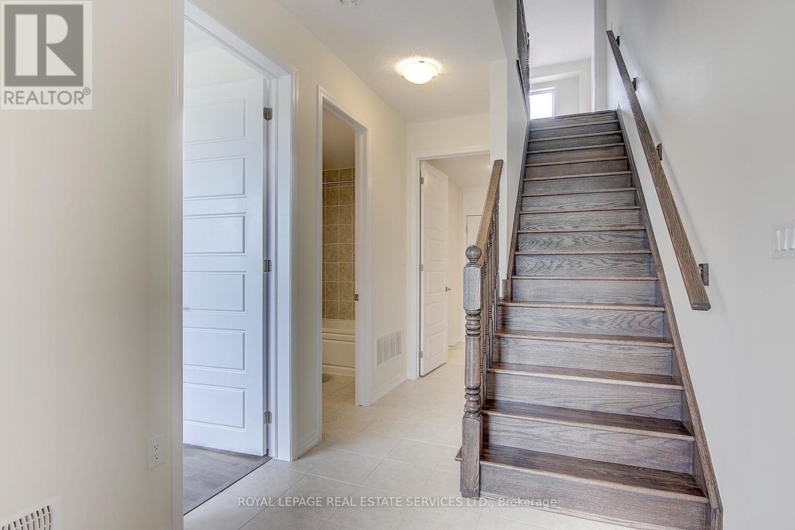












8 - 3256 CHARLES FAY PASSAGE

,
Oakville,




Ontario
L6M1S2

