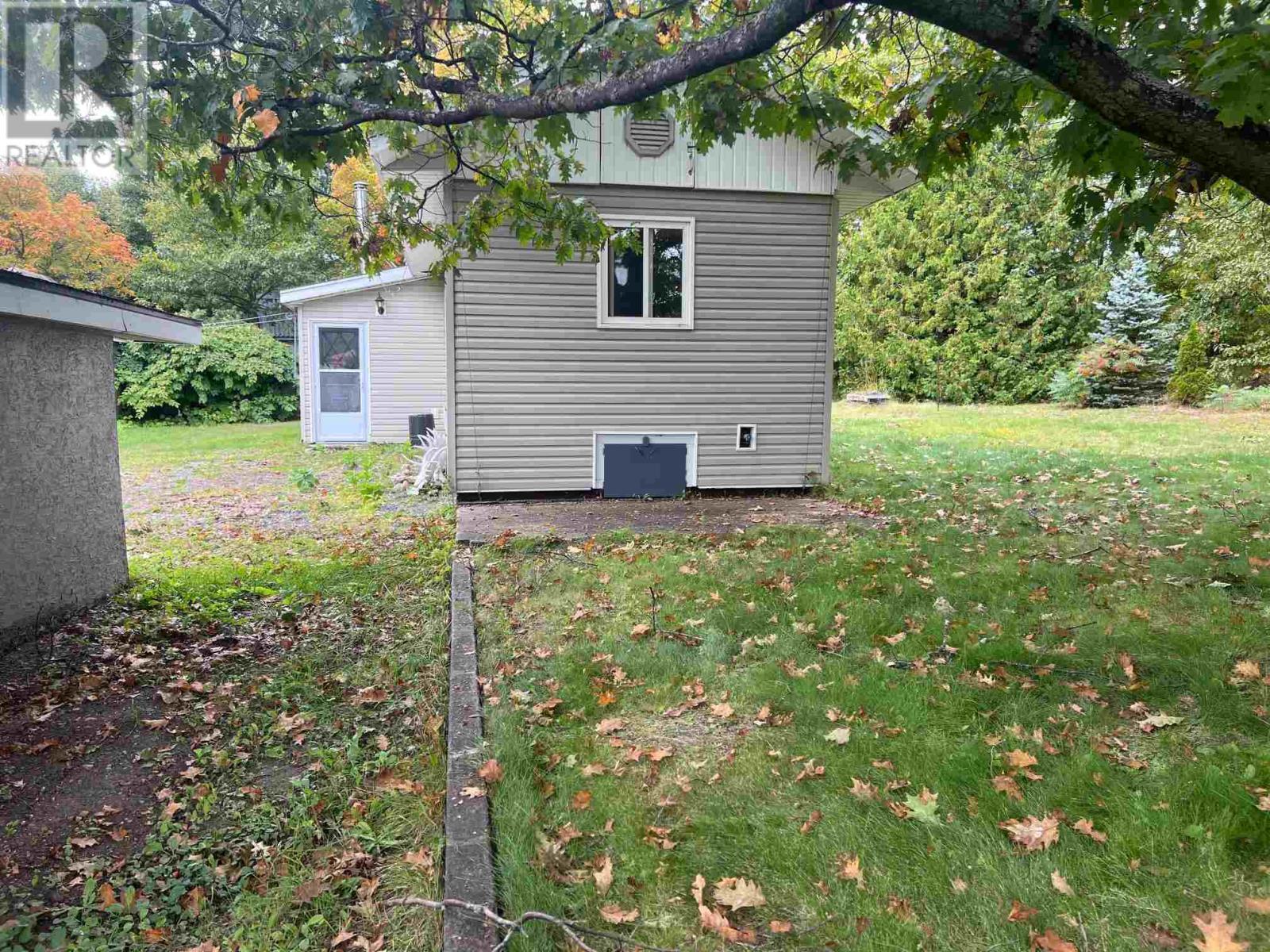 












6 Oak

,
Blind River,




Ontario
P0R1B0

