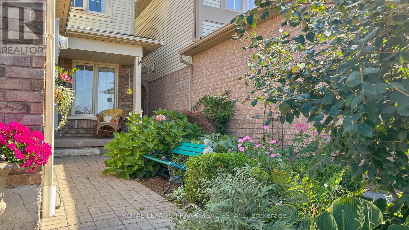 












36 GREENGROVE WAY

,
Whitby (Rolling Acres),




Ontario
L1R2N4

