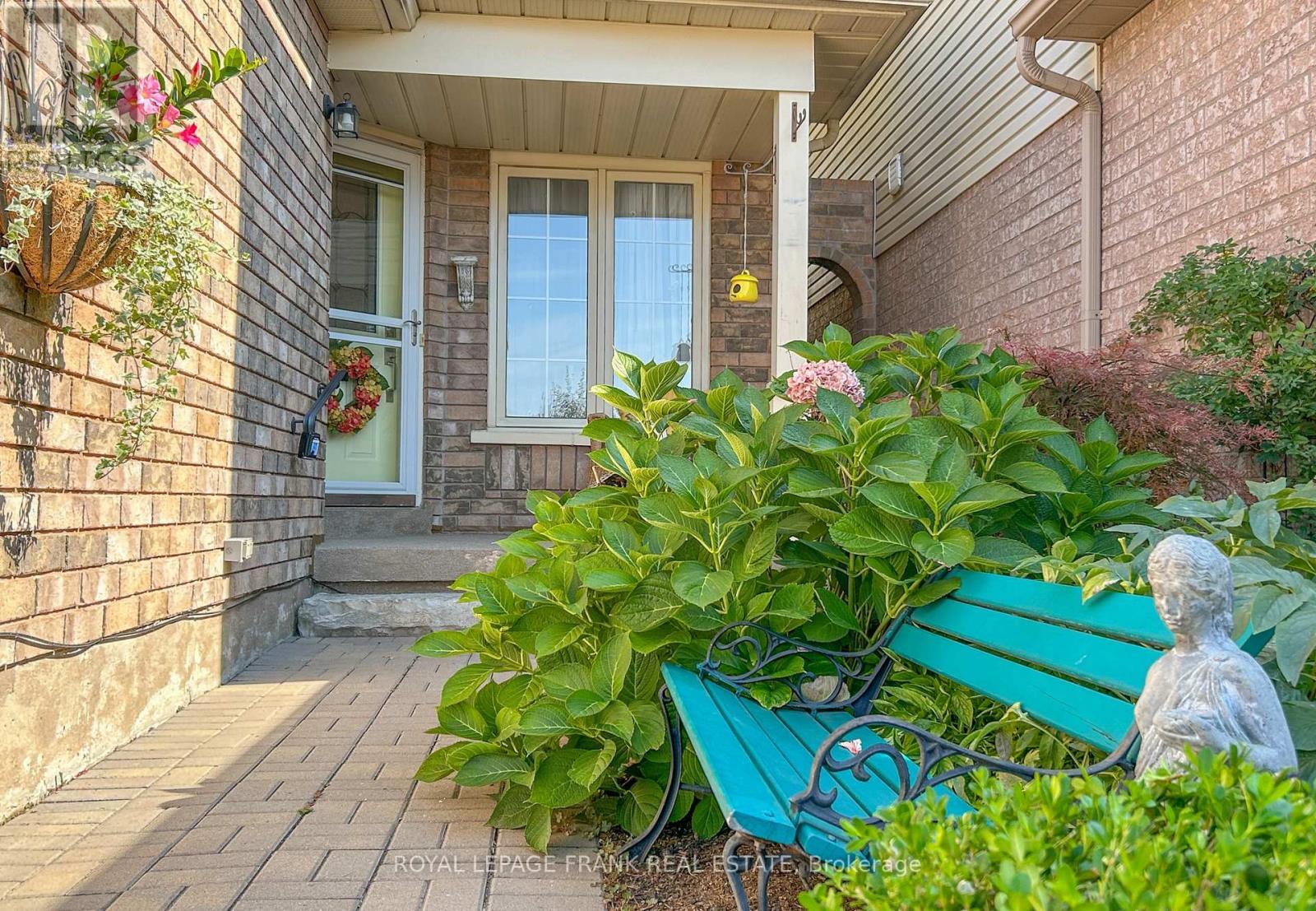 












36 GREENGROVE WAY

,
Whitby (Rolling Acres),




Ontario
L1R2N4

