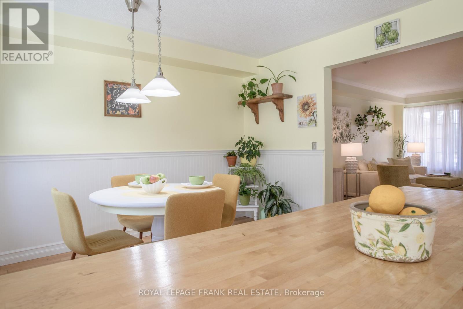 












36 GREENGROVE WAY

,
Whitby (Rolling Acres),




Ontario
L1R2N4

