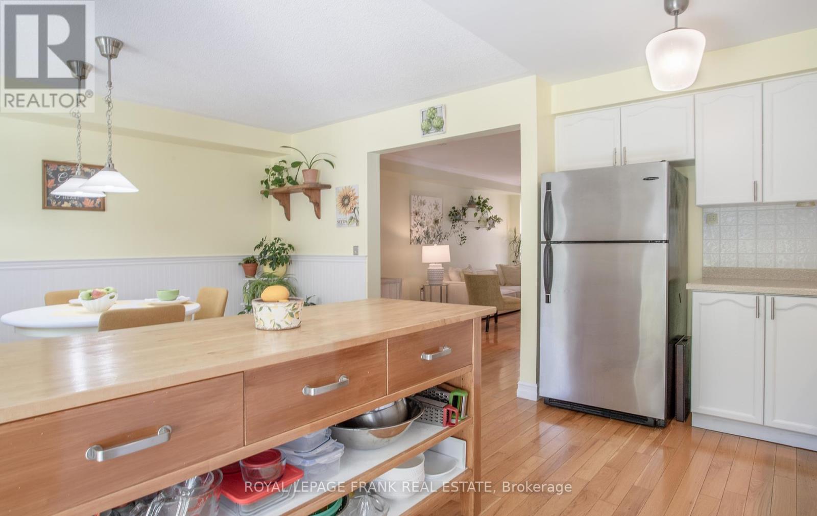 












36 GREENGROVE WAY

,
Whitby (Rolling Acres),




Ontario
L1R2N4


