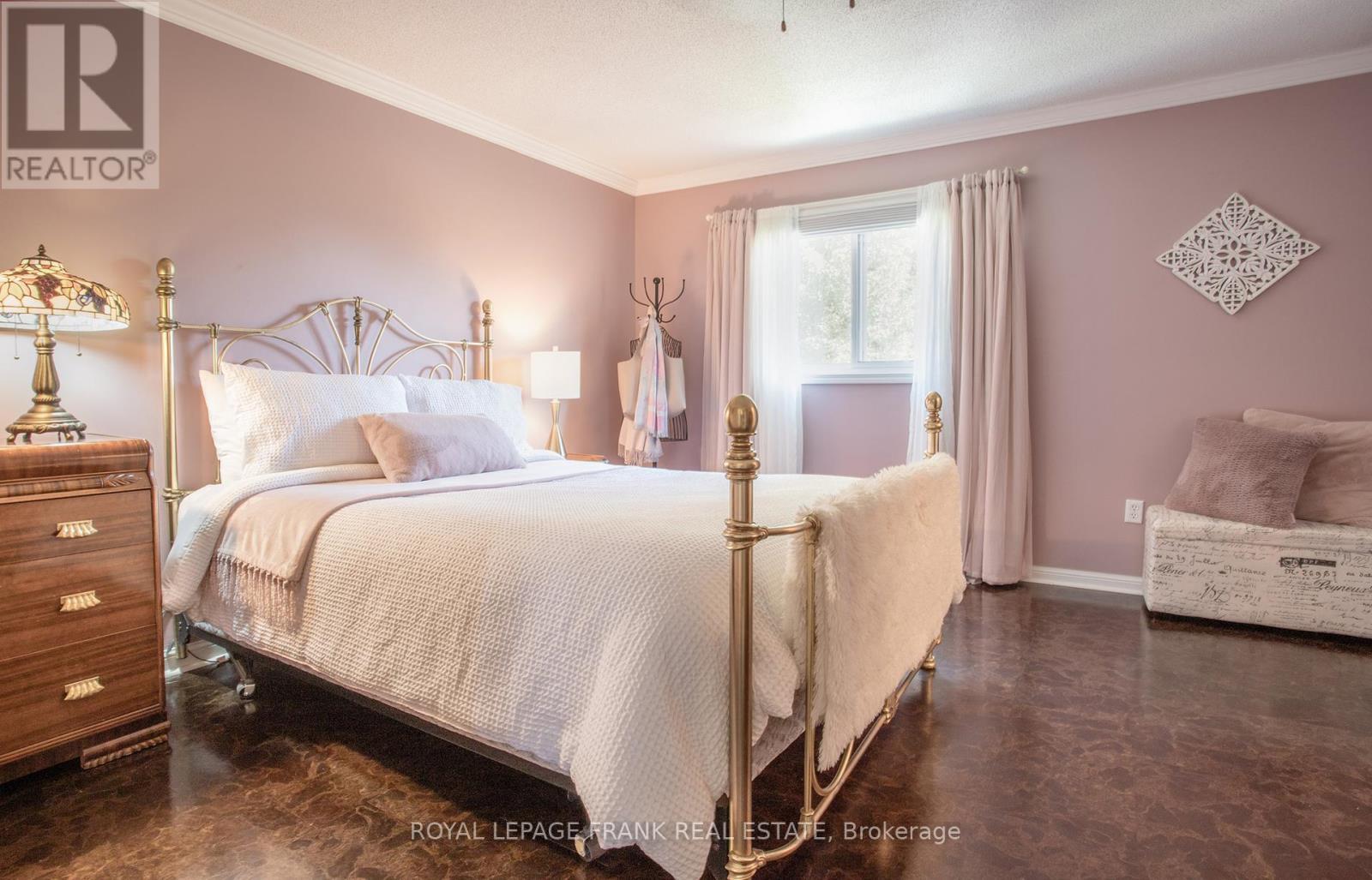 












36 GREENGROVE WAY

,
Whitby (Rolling Acres),




Ontario
L1R2N4

