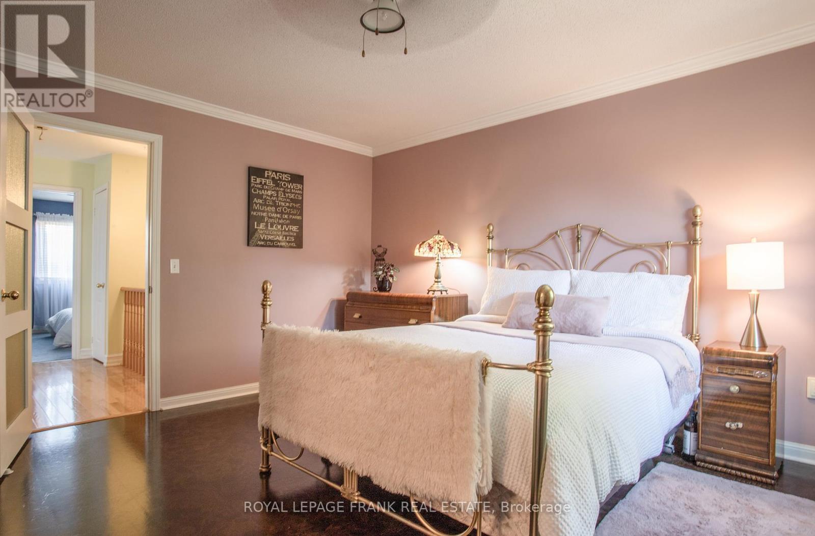 












36 GREENGROVE WAY

,
Whitby (Rolling Acres),




Ontario
L1R2N4

