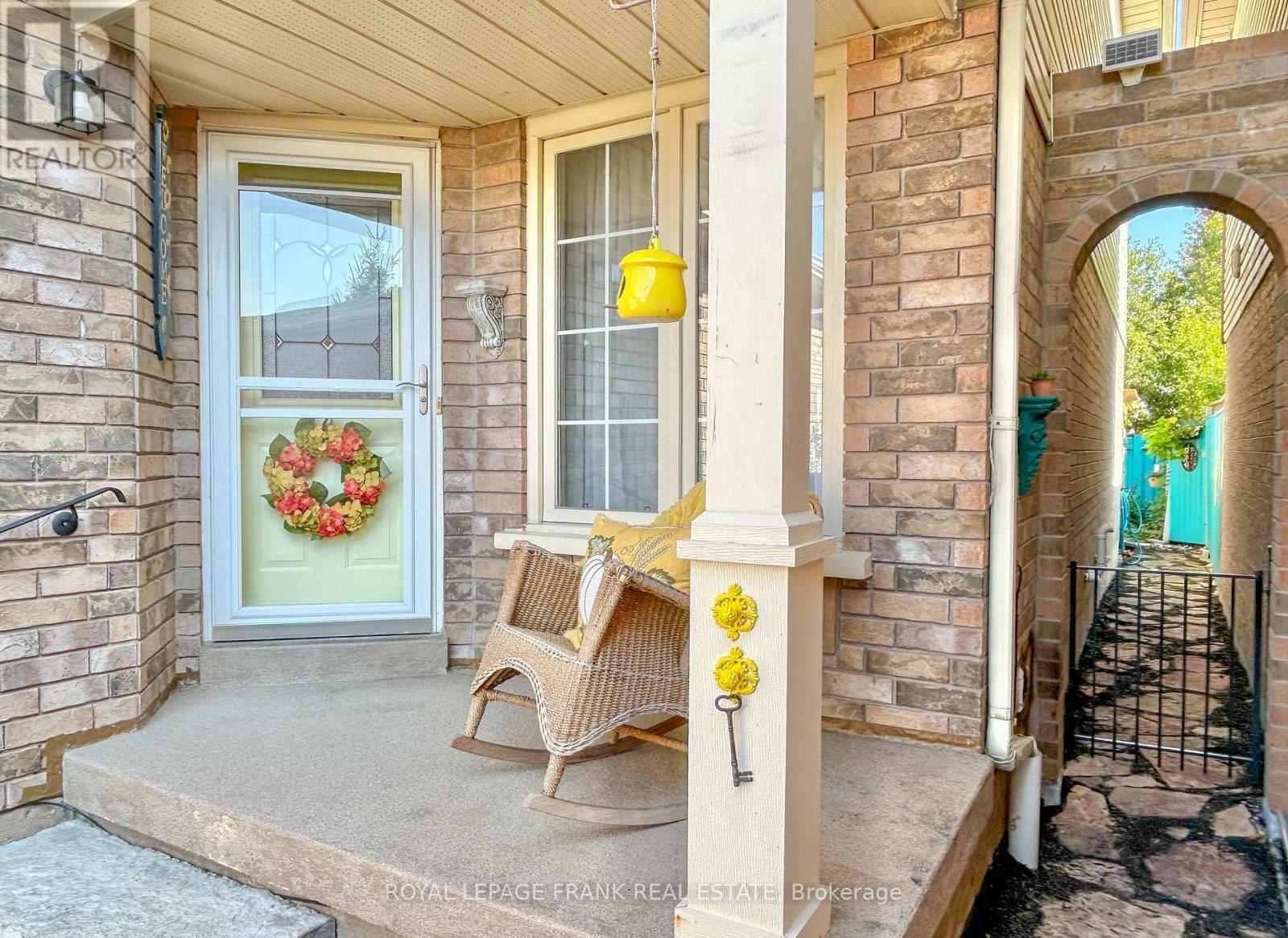 












36 GREENGROVE WAY

,
Whitby (Rolling Acres),




Ontario
L1R2N4

