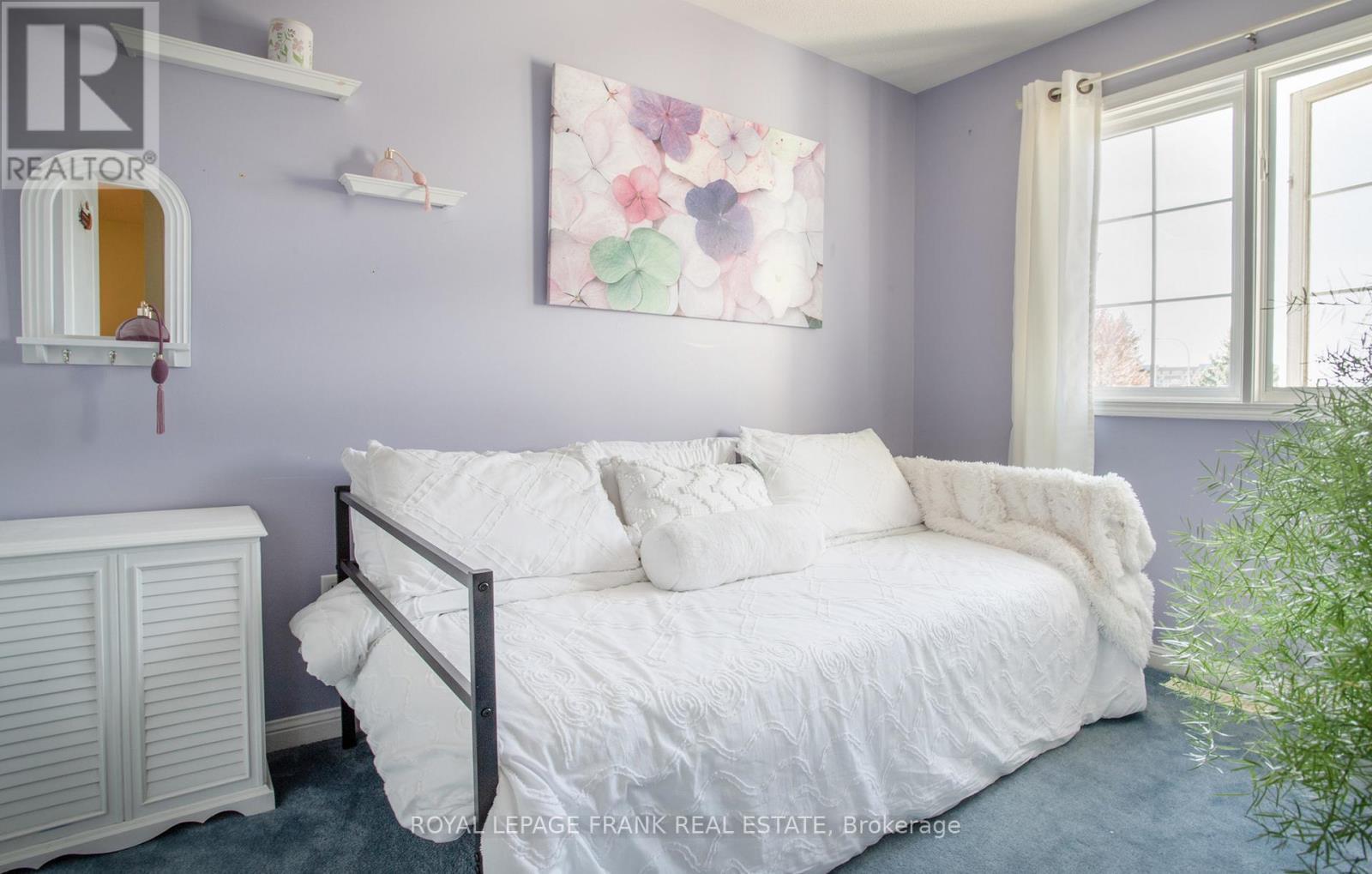 












36 GREENGROVE WAY

,
Whitby (Rolling Acres),




Ontario
L1R2N4

