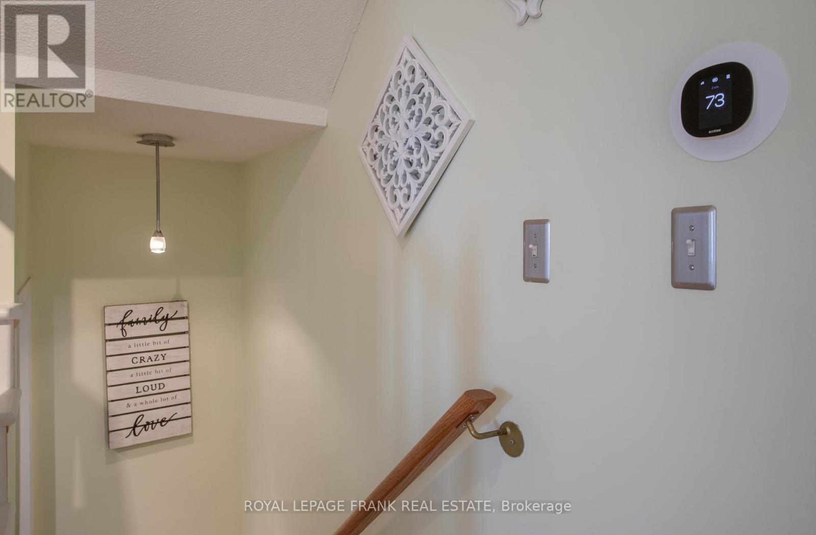 












36 GREENGROVE WAY

,
Whitby (Rolling Acres),




Ontario
L1R2N4

