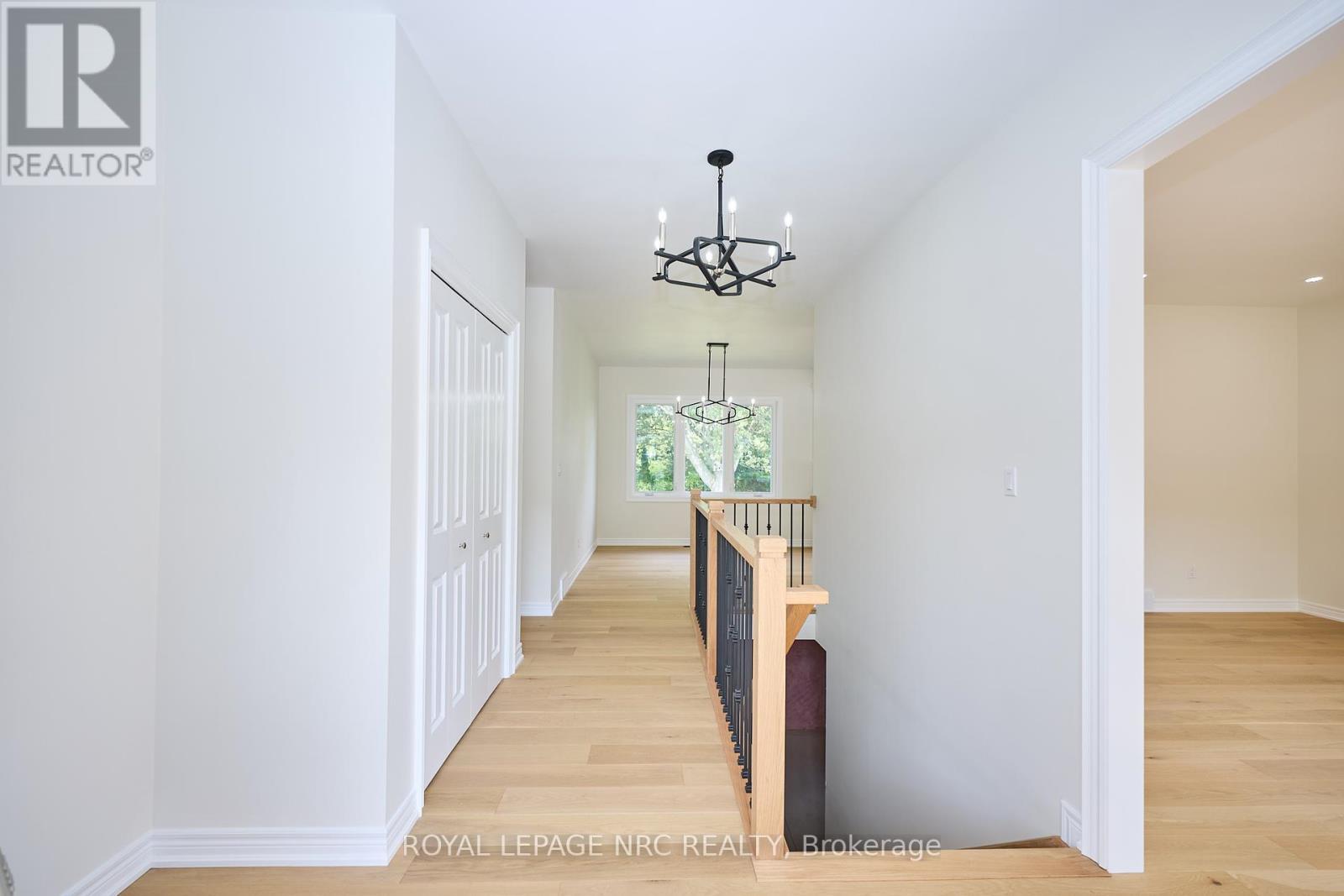 












17 GLENBARR ROAD

,
St. Catharines (Glendale/Glenridge),




Ontario
L2T1Y2

