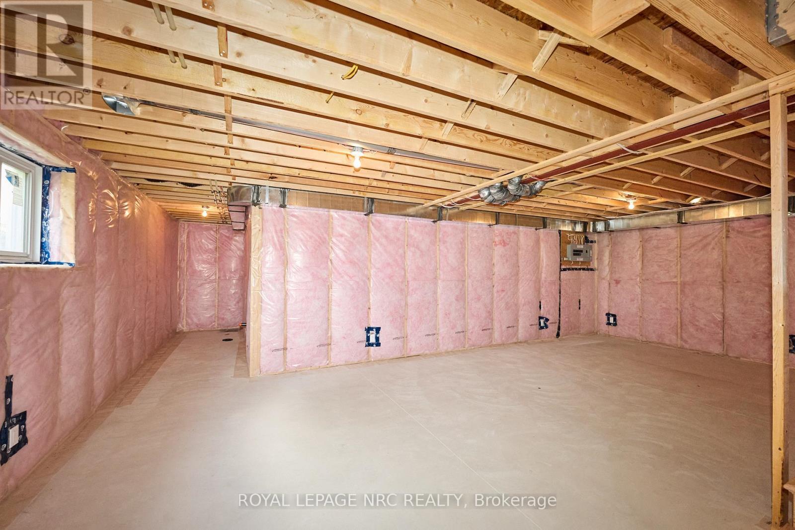 












17 GLENBARR ROAD

,
St. Catharines (Glendale/Glenridge),




Ontario
L2T1Y2

