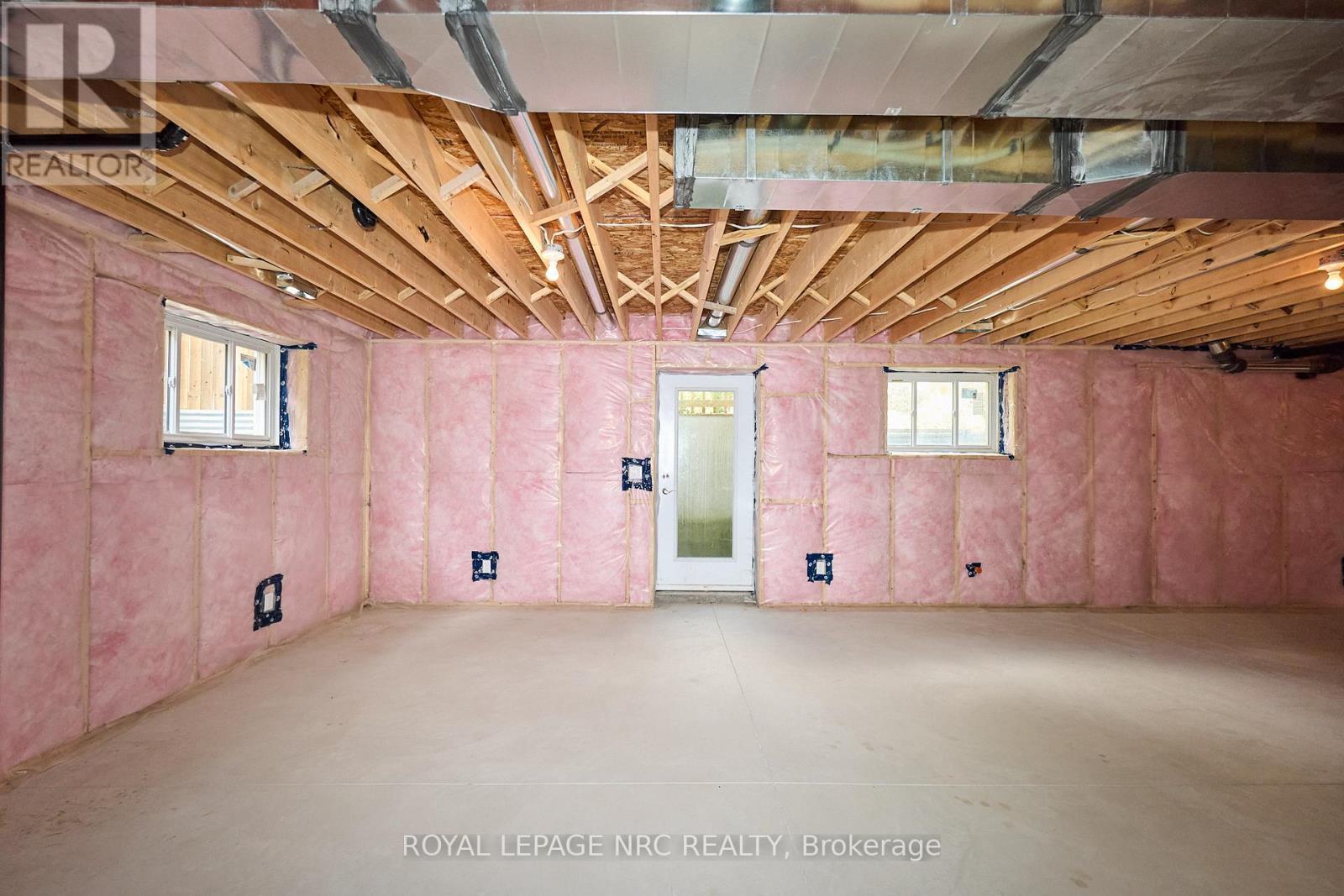 












17 GLENBARR ROAD

,
St. Catharines (Glendale/Glenridge),




Ontario
L2T1Y2

