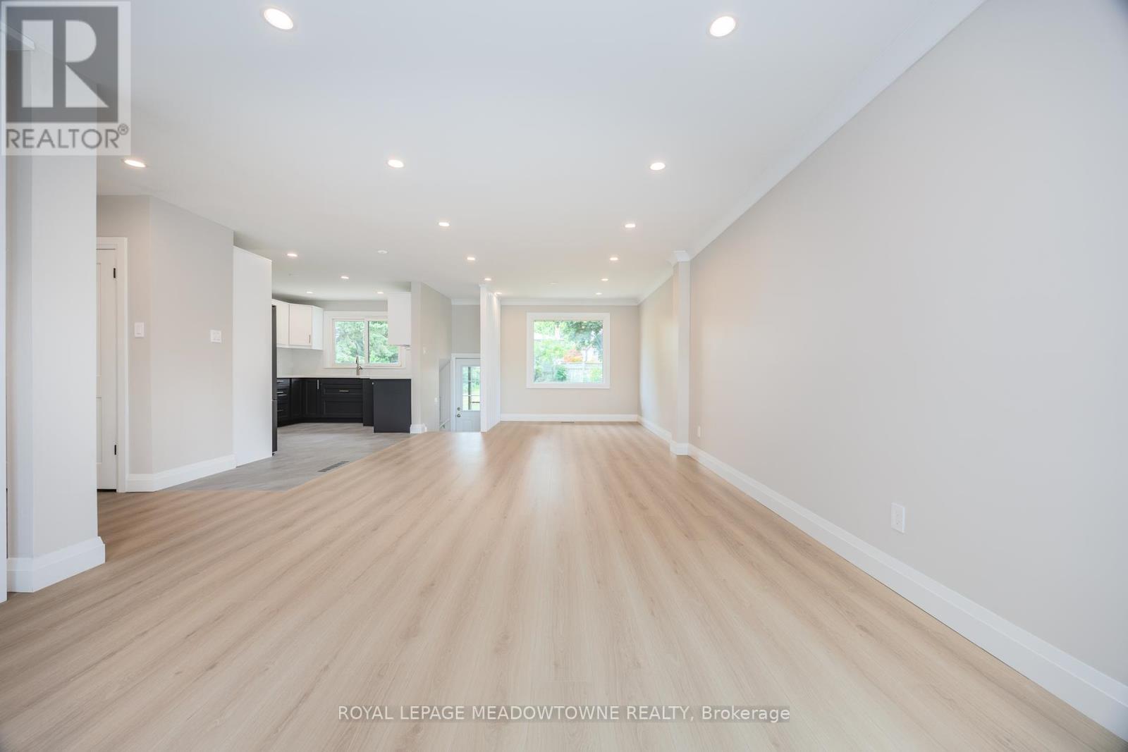 












92 THE WESTWAY

,
Toronto,




Ontario
M9P2B2

