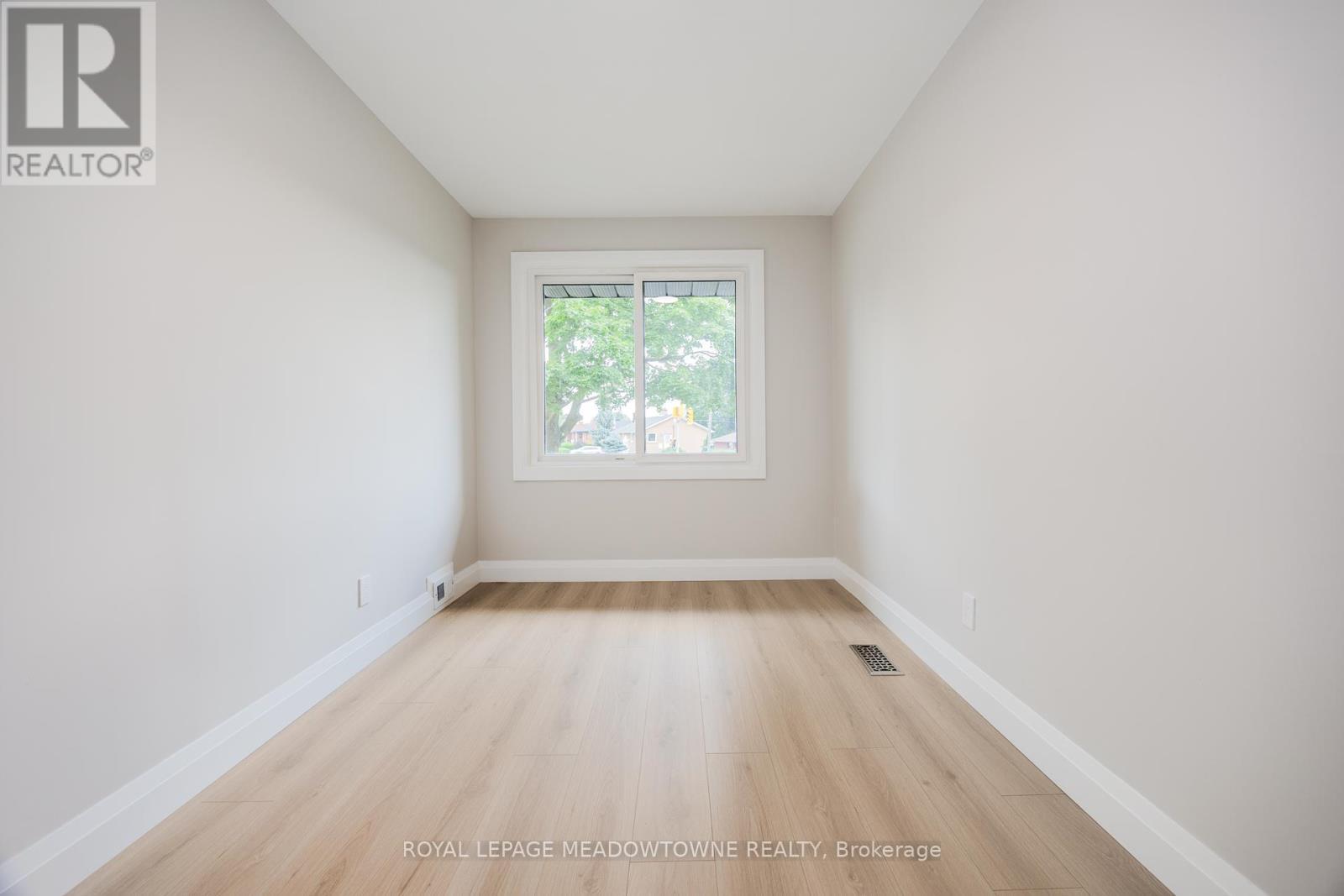 












92 THE WESTWAY

,
Toronto,




Ontario
M9P2B2

