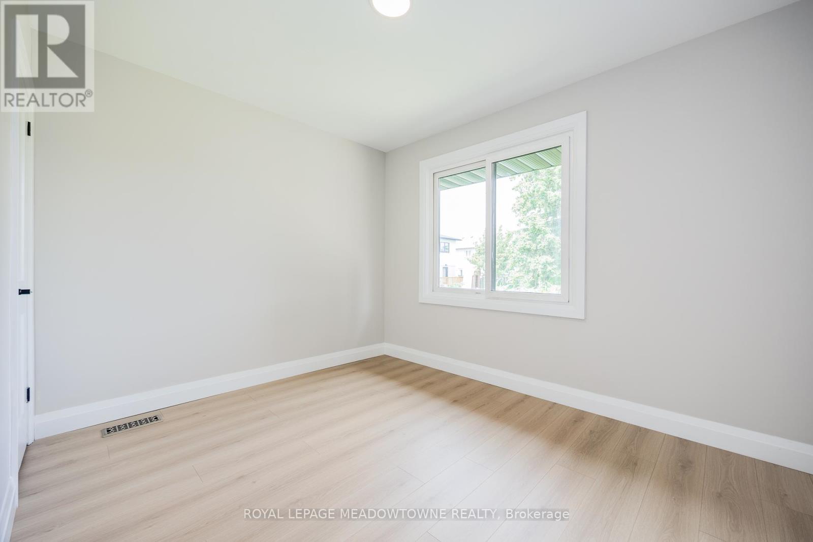 












92 THE WESTWAY

,
Toronto,




Ontario
M9P2B2

