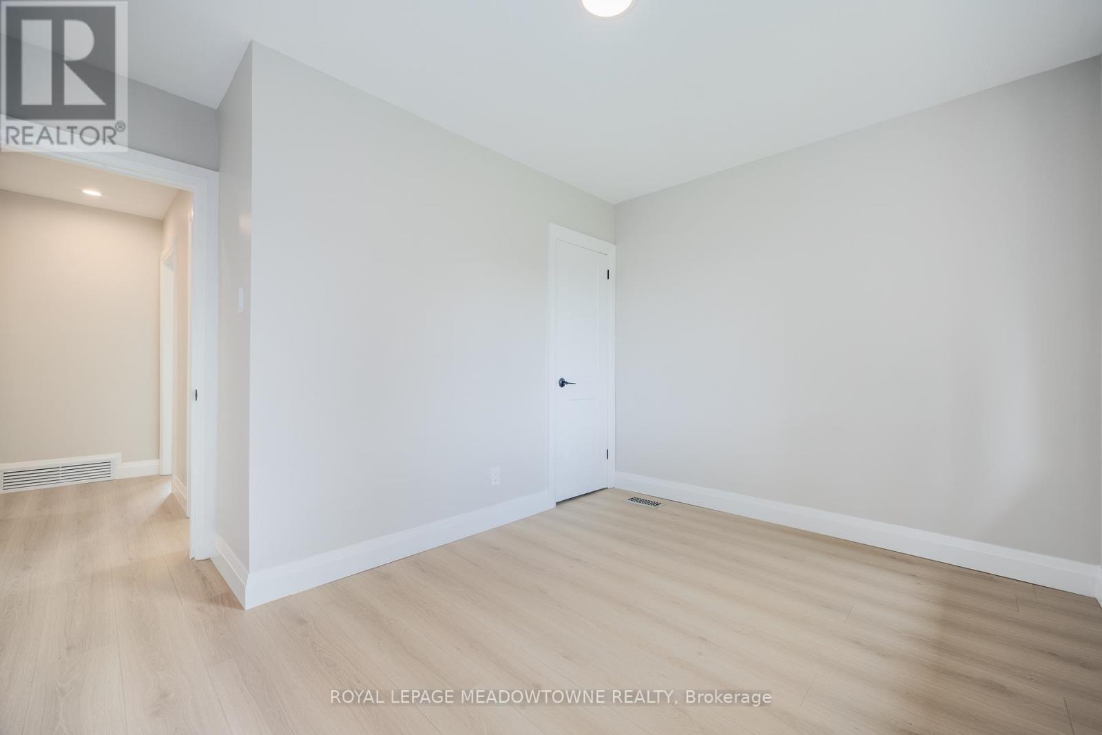 












92 THE WESTWAY

,
Toronto,




Ontario
M9P2B2

