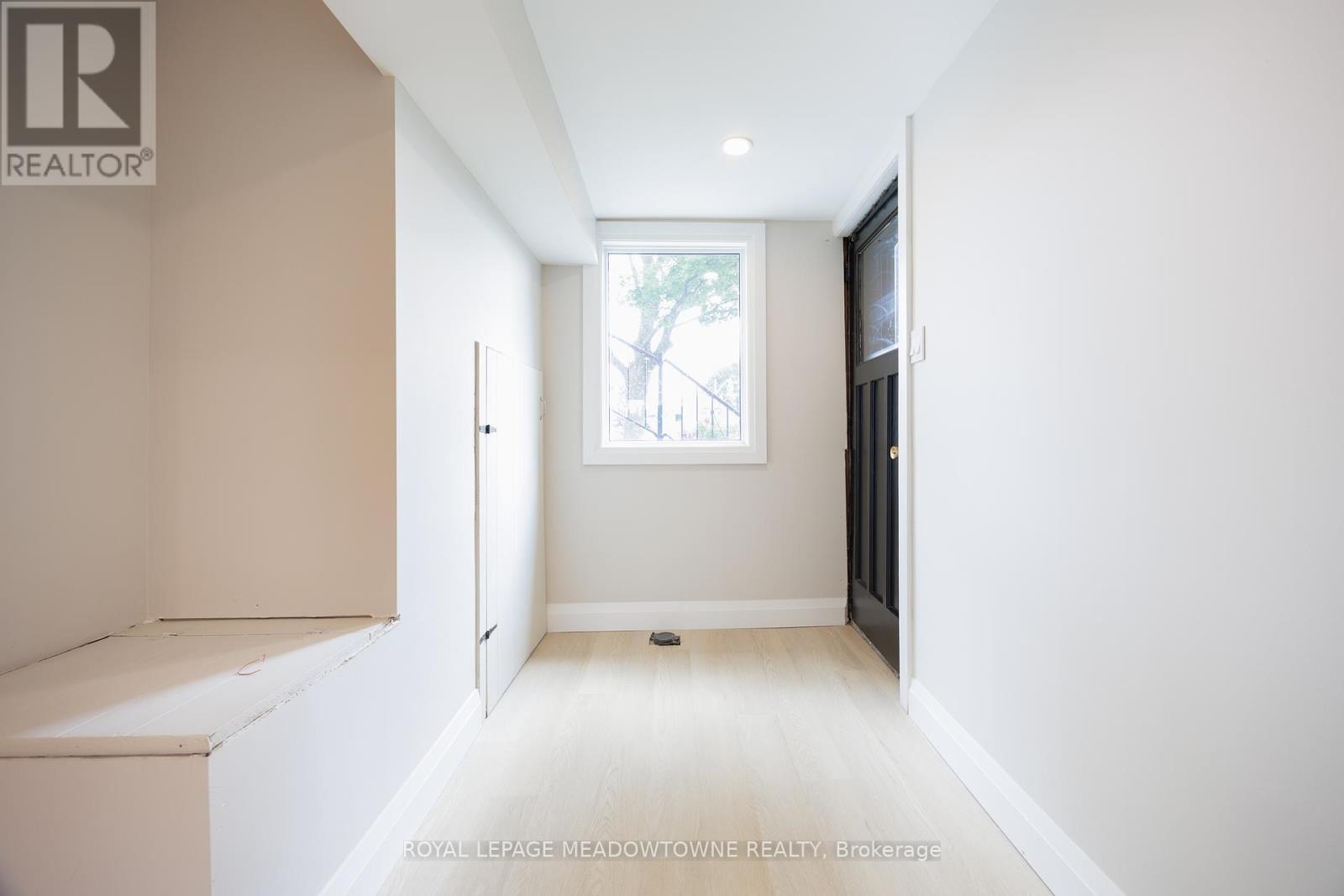 












92 THE WESTWAY

,
Toronto,




Ontario
M9P2B2

