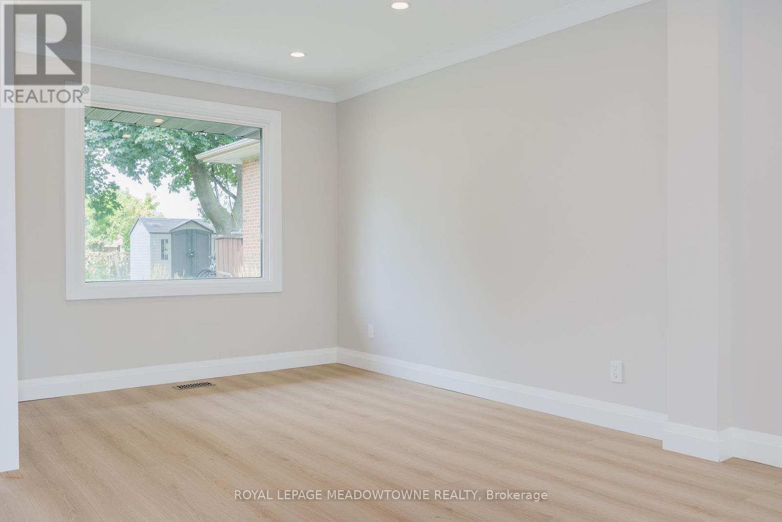 












92 THE WESTWAY

,
Toronto,




Ontario
M9P2B2

