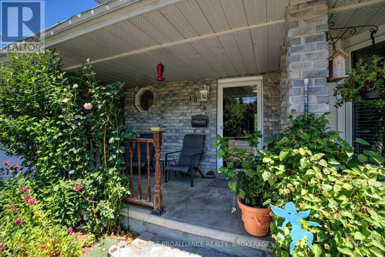 












1078 LOMBARDY STREET

,
Kingston (South of Taylor-Kidd Blvd),




Ontario
K7M8M6

