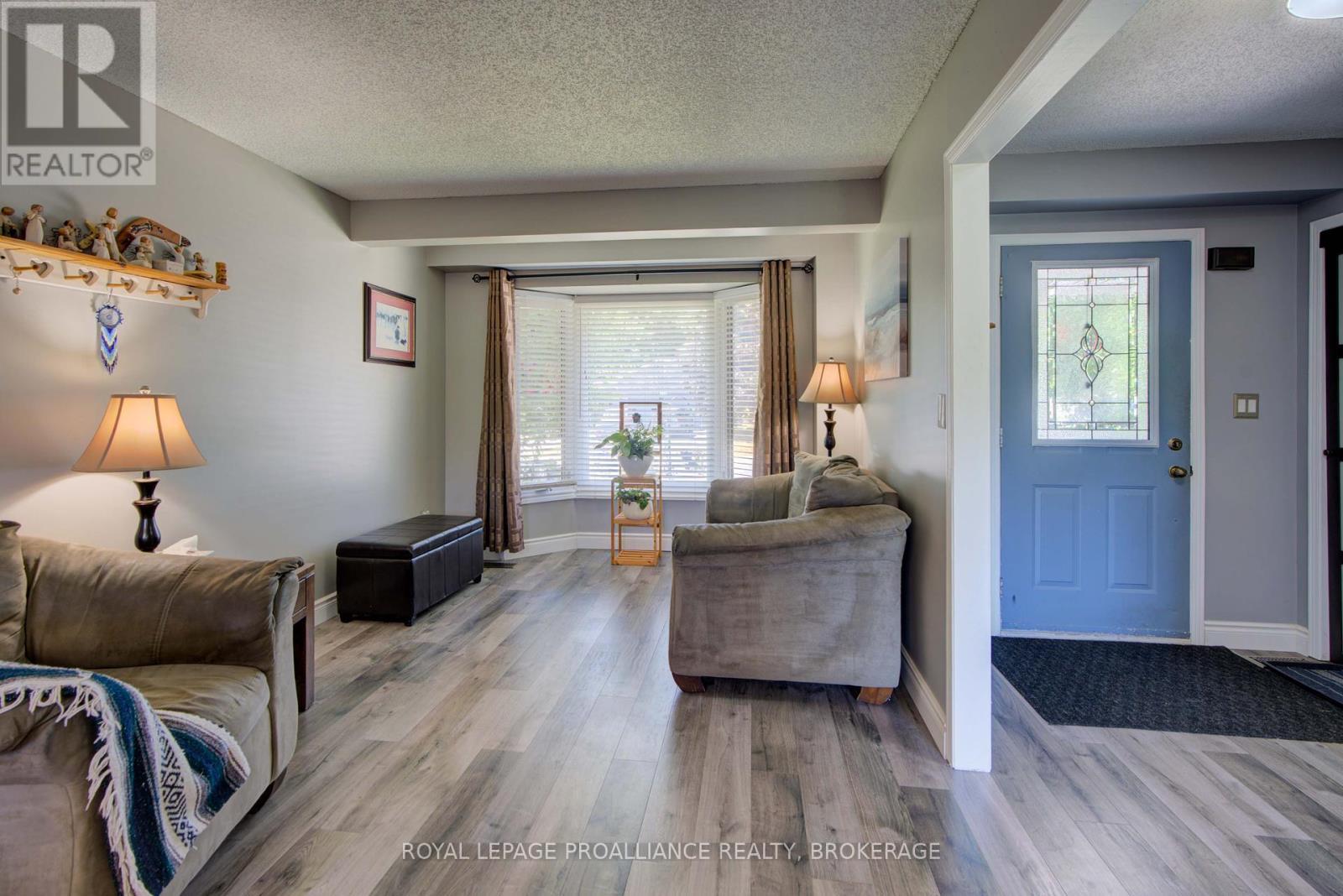 












1078 LOMBARDY STREET

,
Kingston (South of Taylor-Kidd Blvd),




Ontario
K7M8M6

