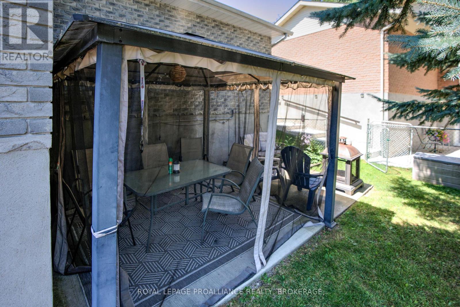 












1078 LOMBARDY STREET

,
Kingston (South of Taylor-Kidd Blvd),




Ontario
K7M8M6


