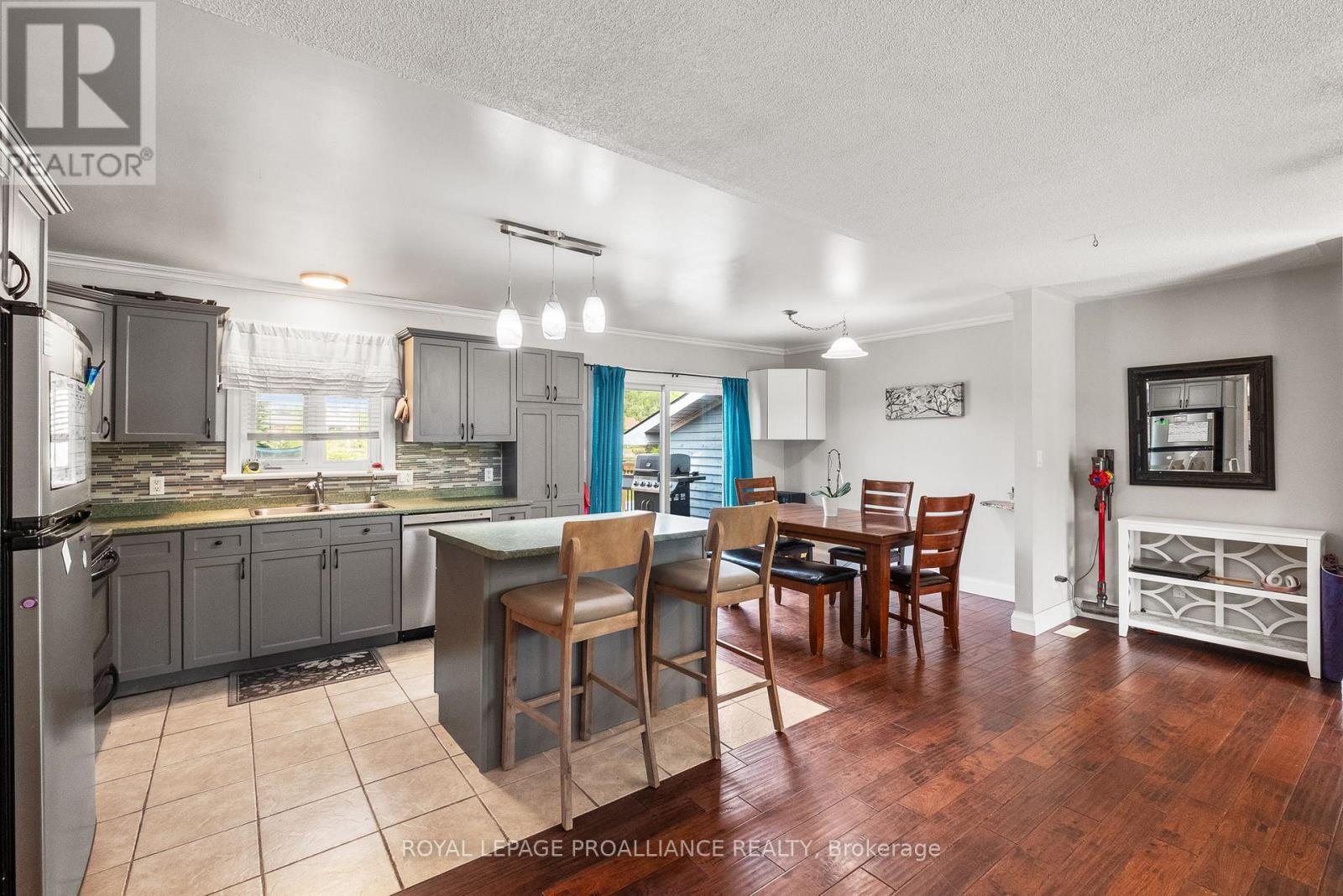 












8 ORIOLE CRESCENT

,
Hamilton Township (Baltimore),




Ontario
K0K1C0

