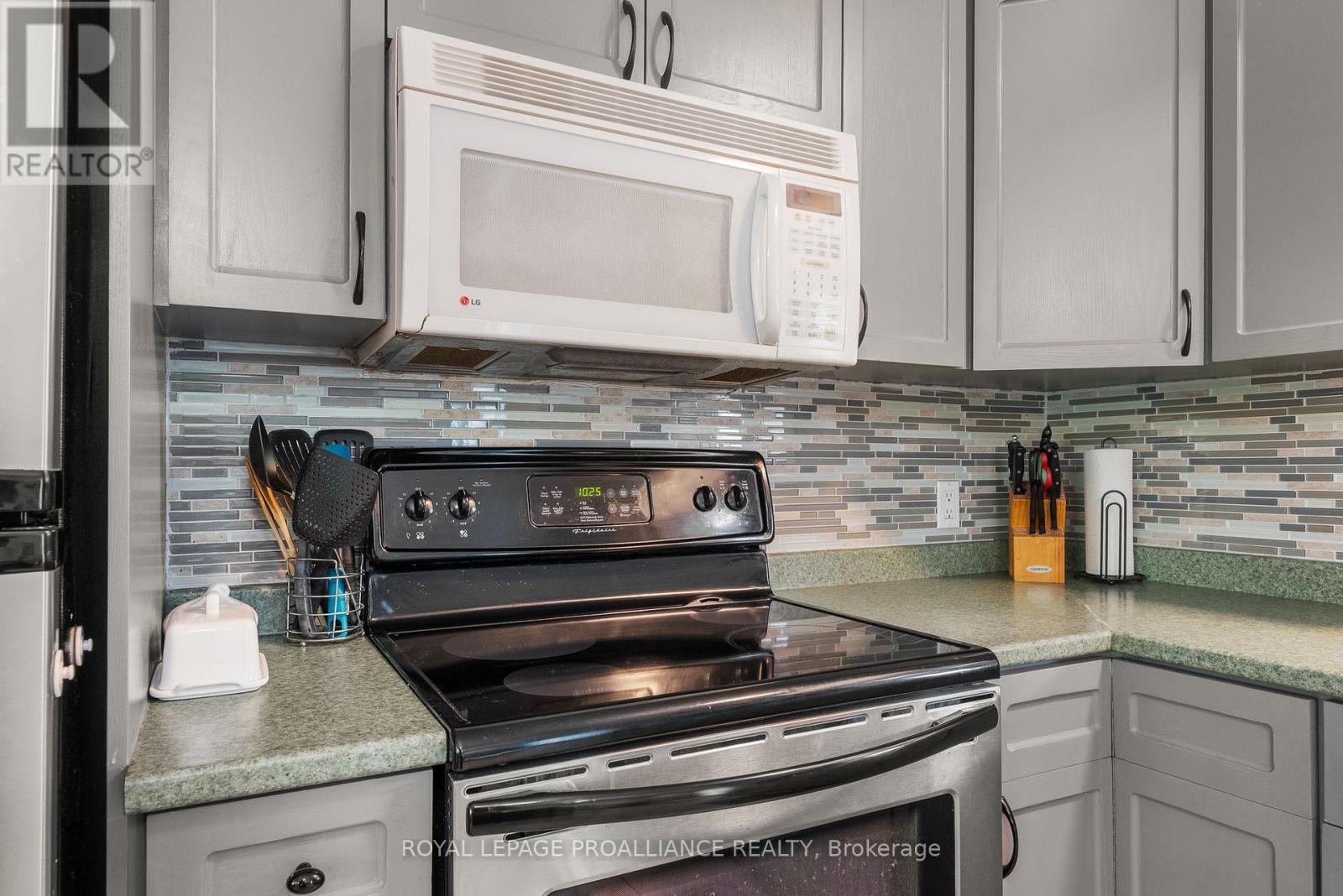 












8 ORIOLE CRESCENT

,
Hamilton Township (Baltimore),




Ontario
K0K1C0

